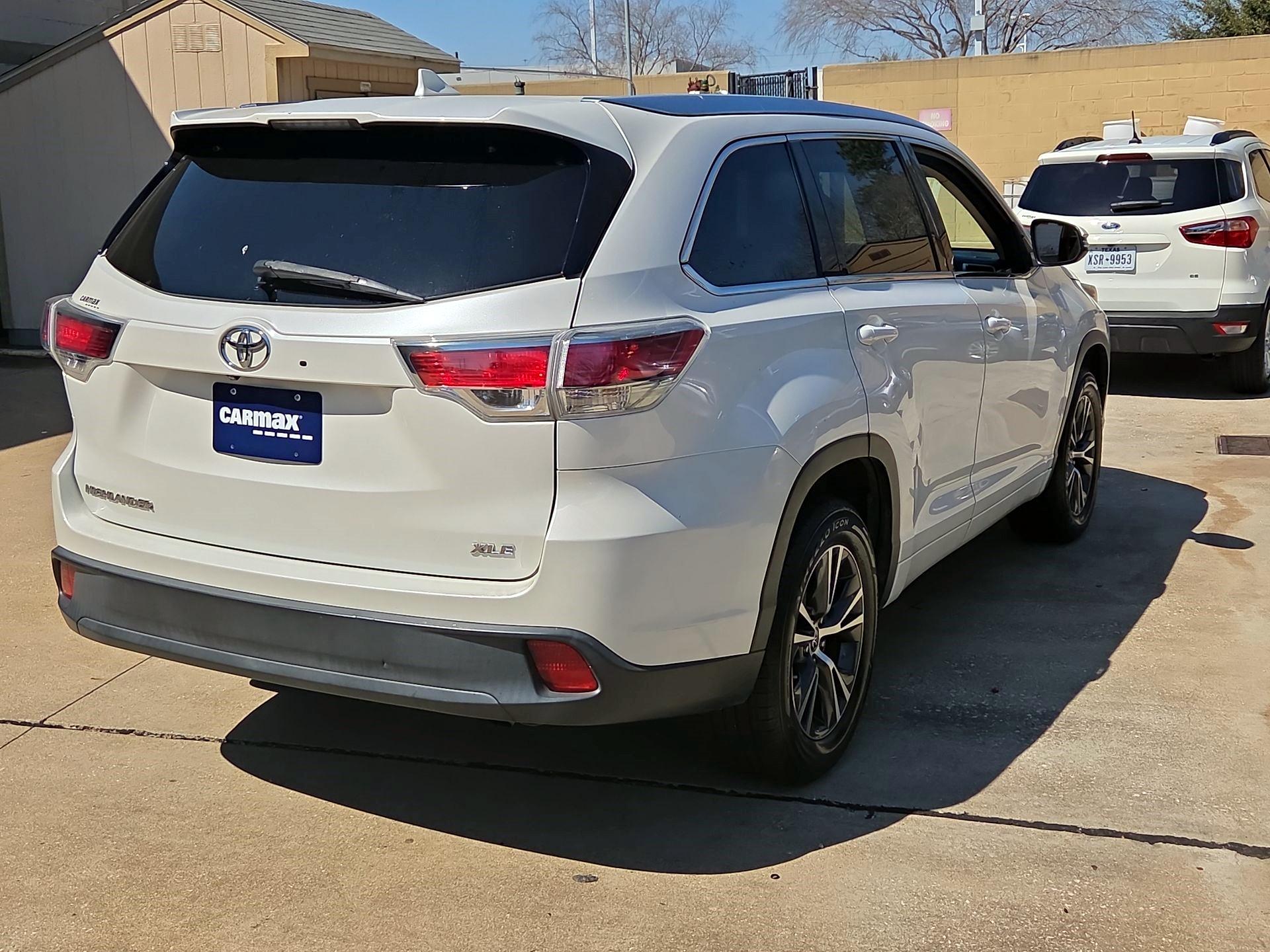 Thumbnail: 2016 Toyota Highlander - 5