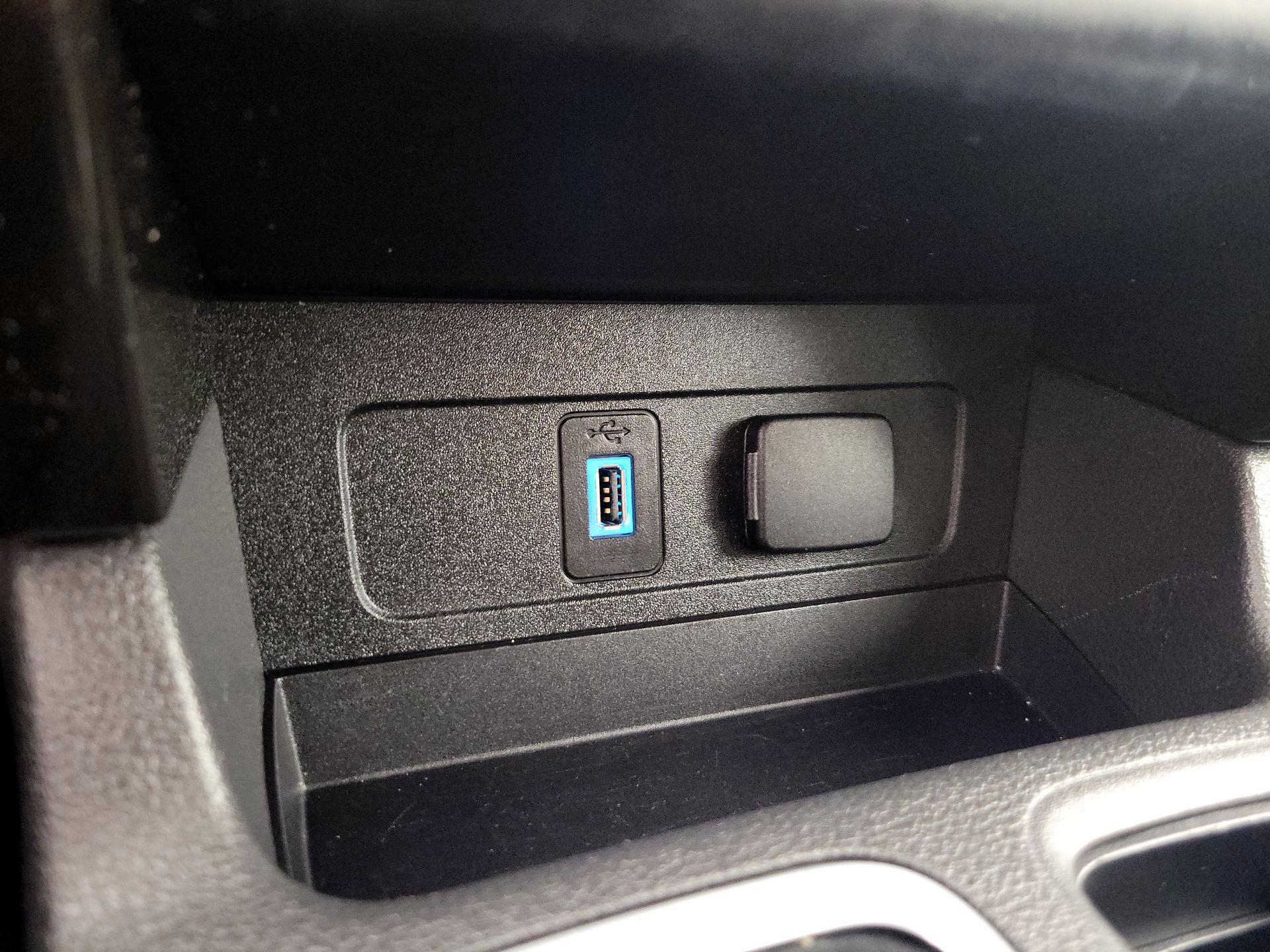 Thumbnail: 2018 Ford Escape - 18