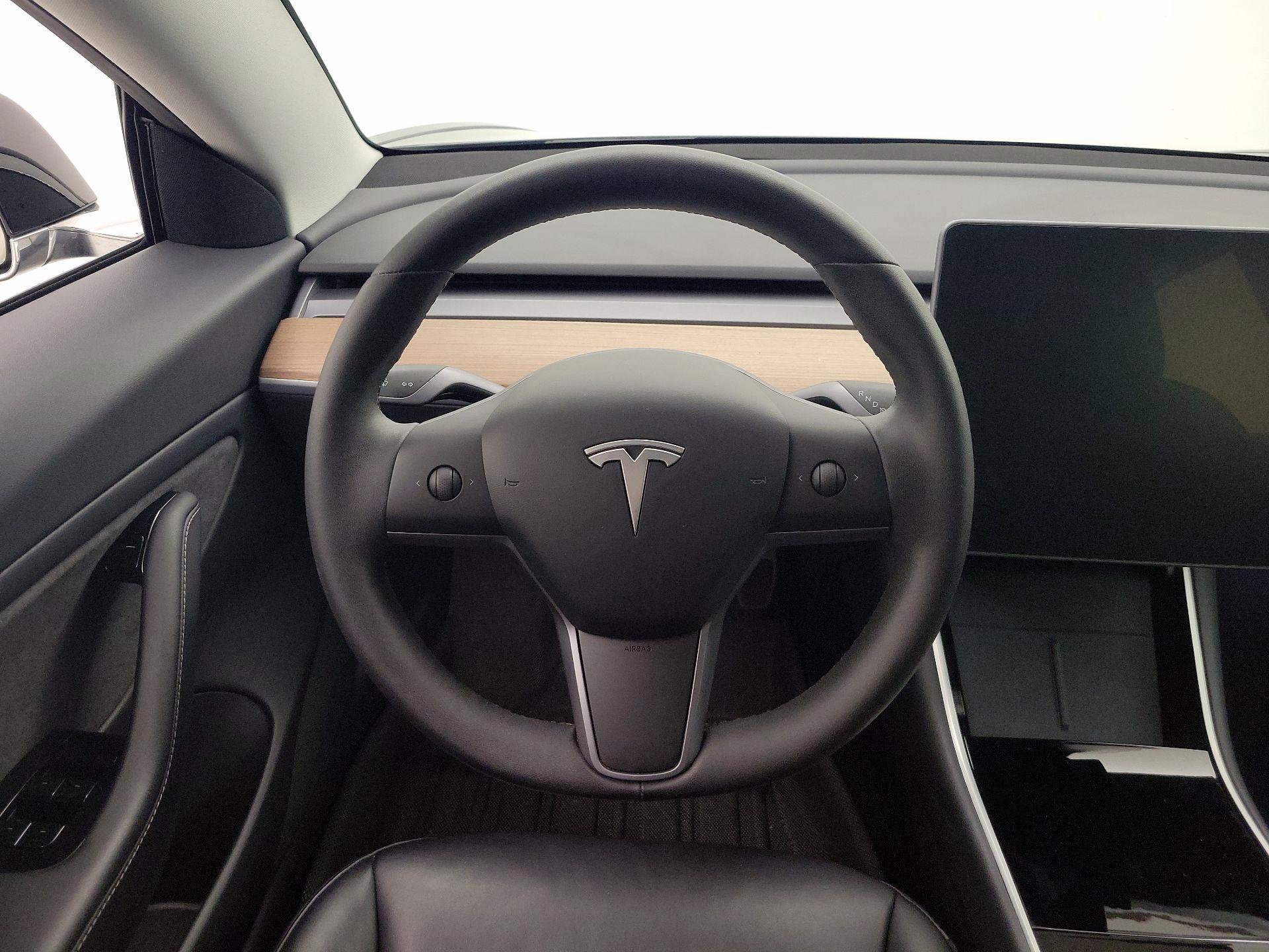 Thumbnail: 2020 Tesla Model 3 - 10