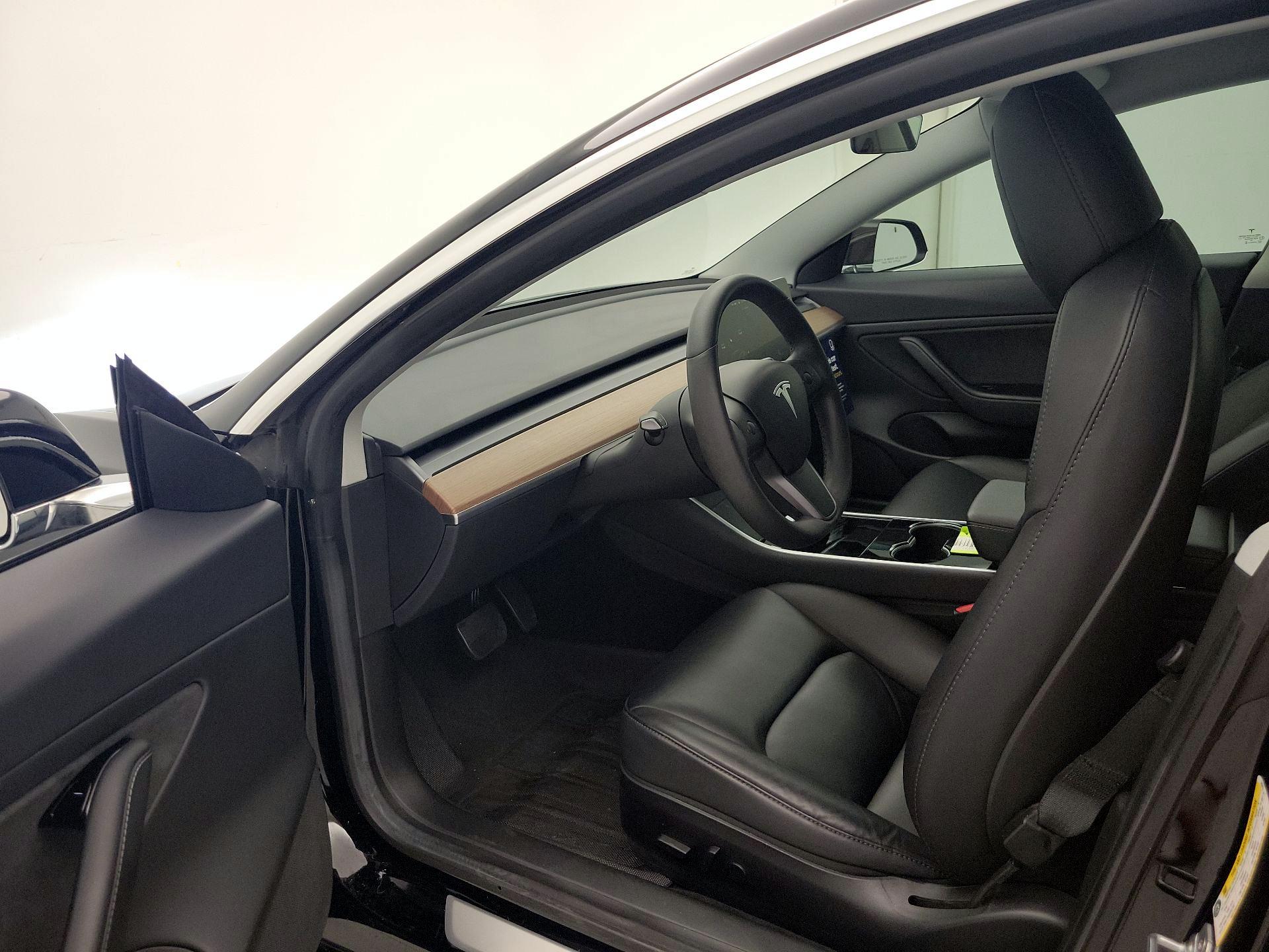 Thumbnail: 2020 Tesla Model 3 - 11