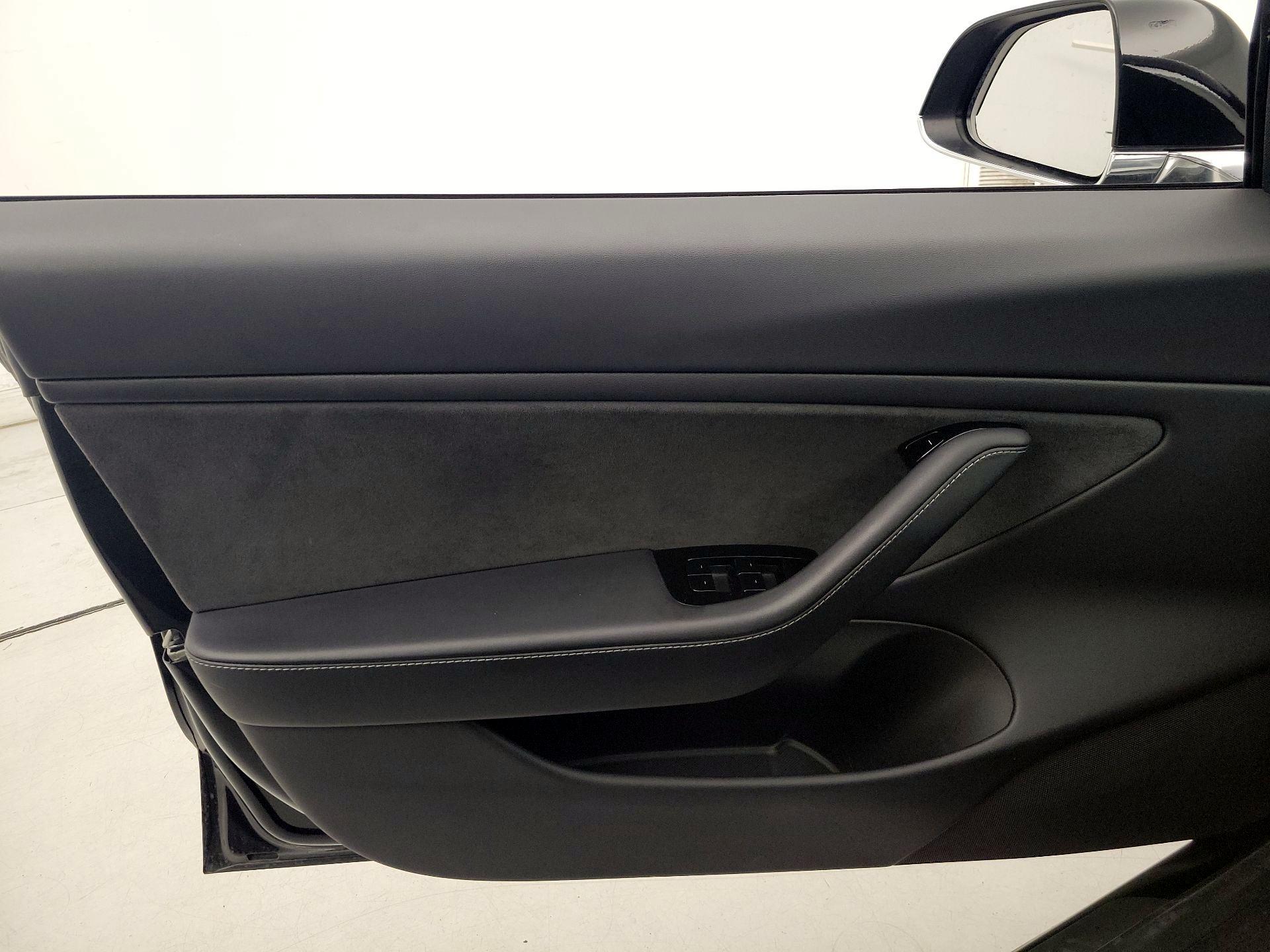 Thumbnail: 2020 Tesla Model 3 - 12