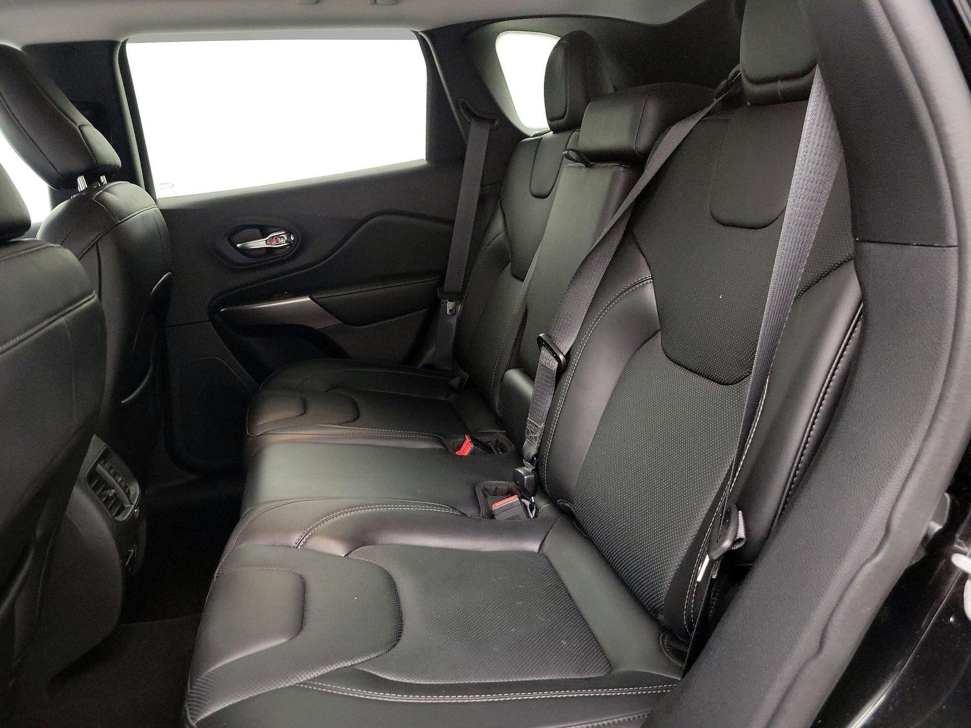 Thumbnail: 2020 Jeep Cherokee - 19