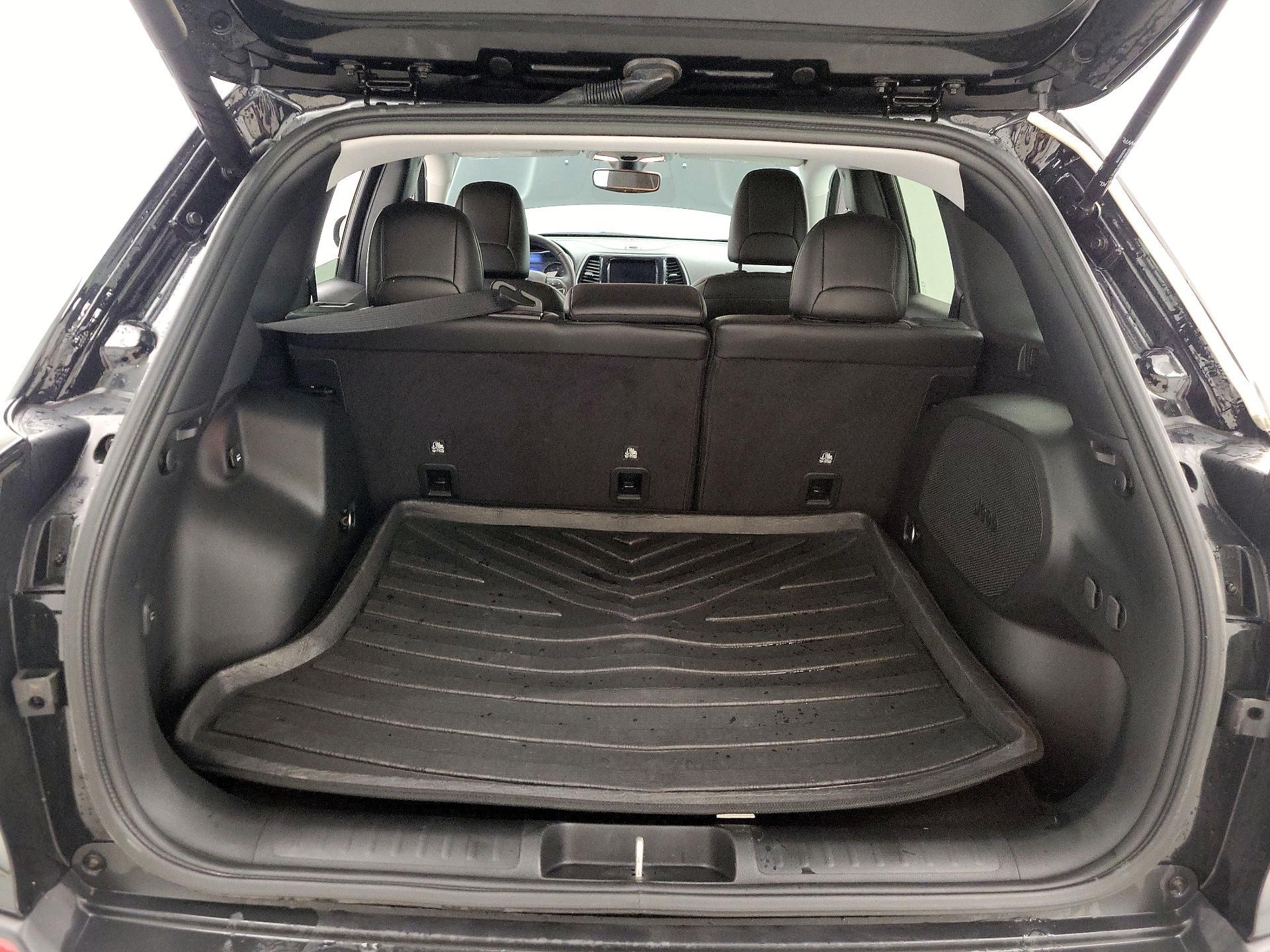 Thumbnail: 2020 Jeep Cherokee - 20