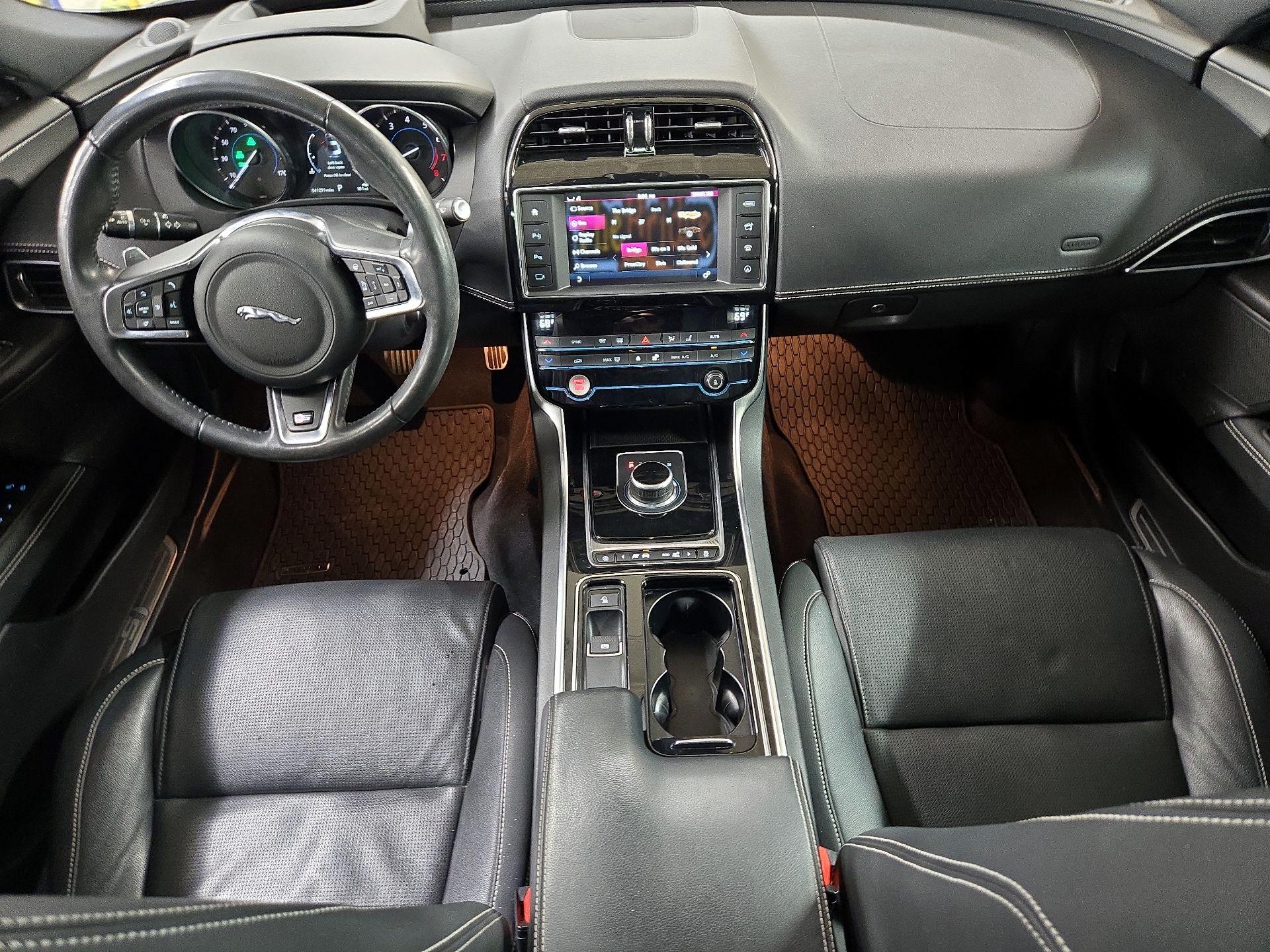 Thumbnail: 2018 Jaguar XE - 9