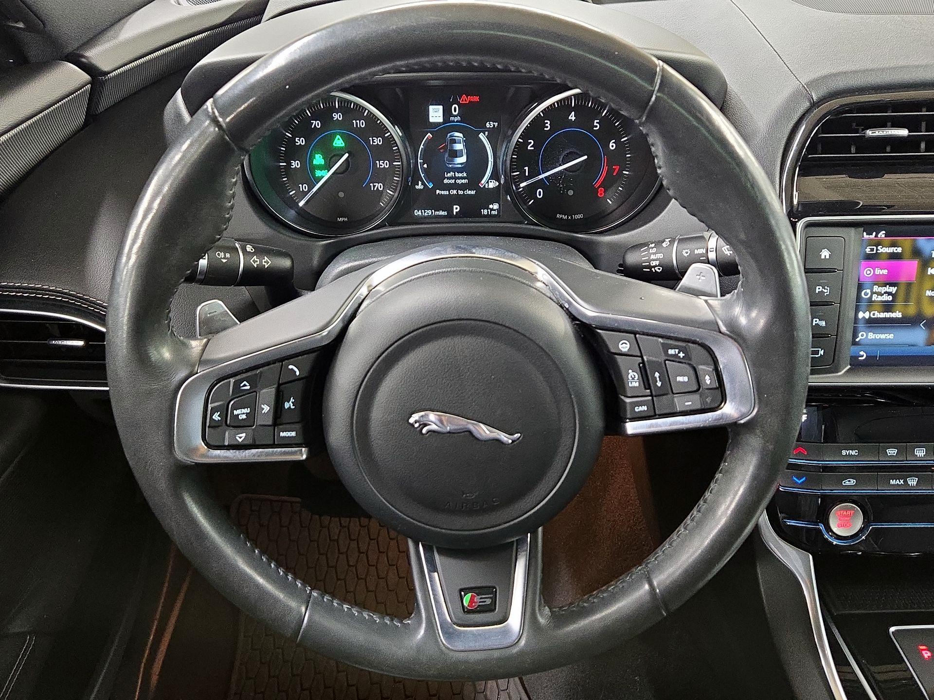 Thumbnail: 2018 Jaguar XE - 10