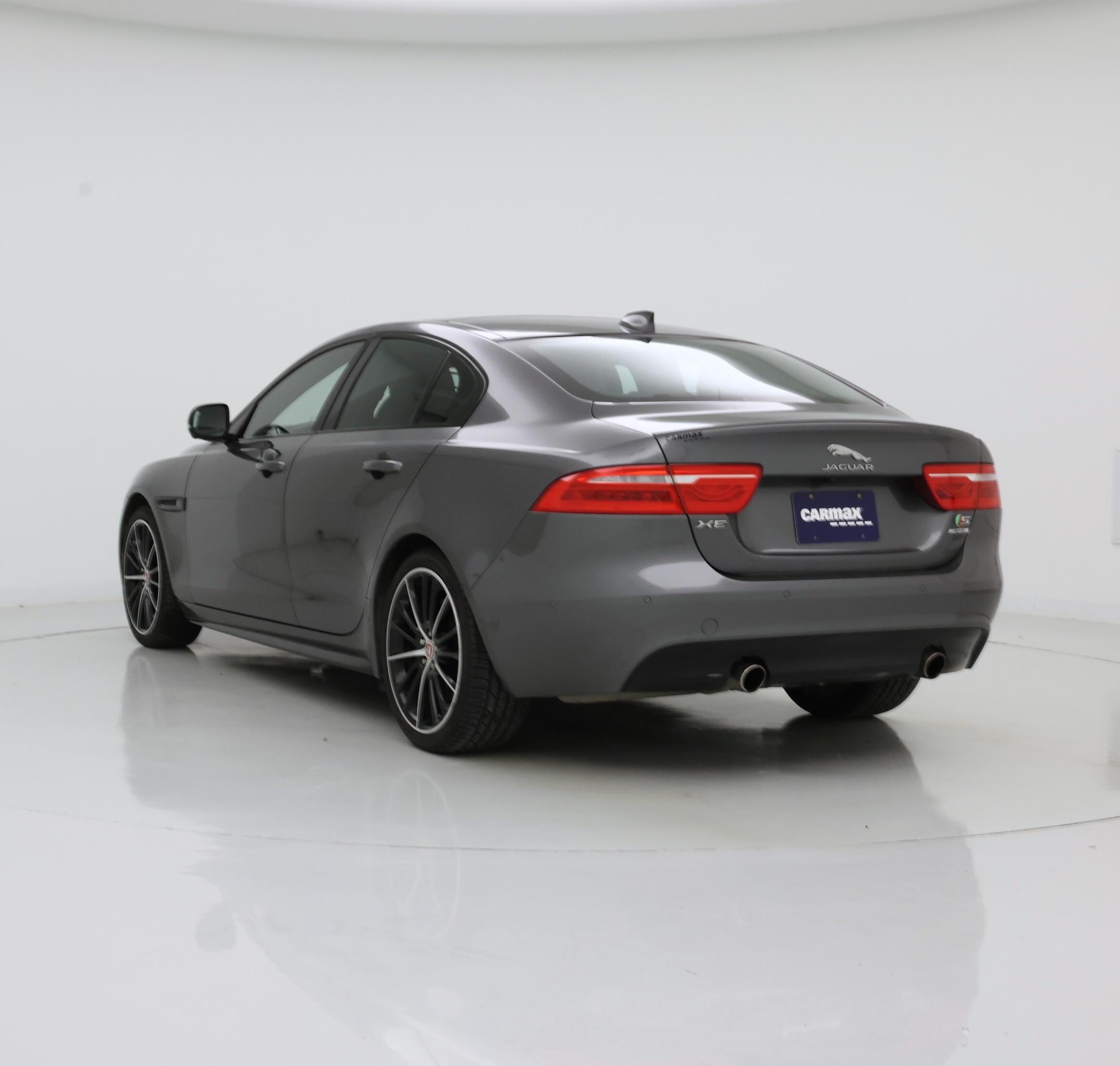 Thumbnail: 2018 Jaguar XE - 2