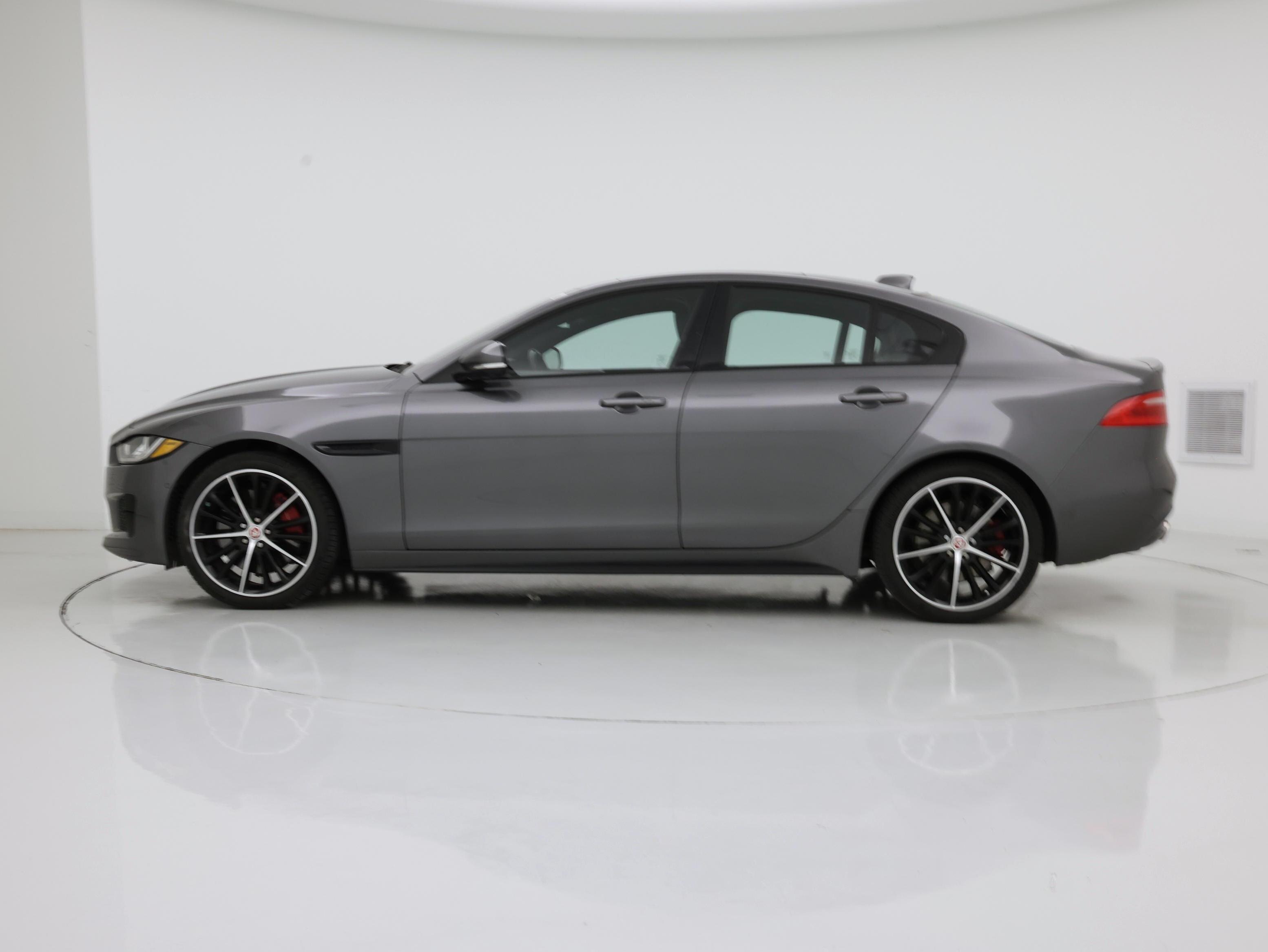 Thumbnail: 2018 Jaguar XE - 3