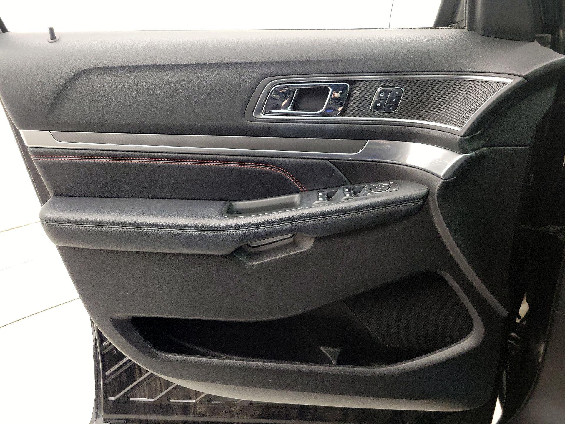 Thumbnail: 2017 Ford Explorer - 12