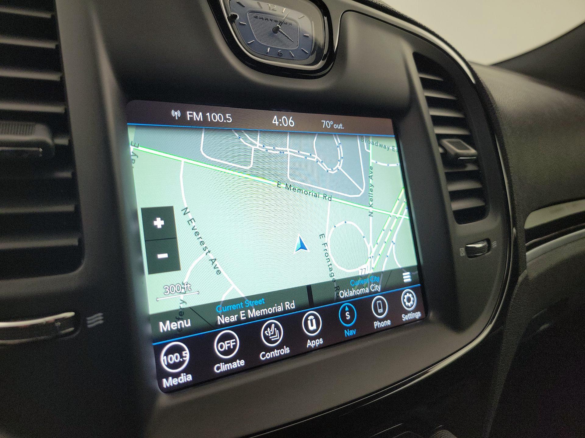 Thumbnail: 2021 Chrysler 300 - 14