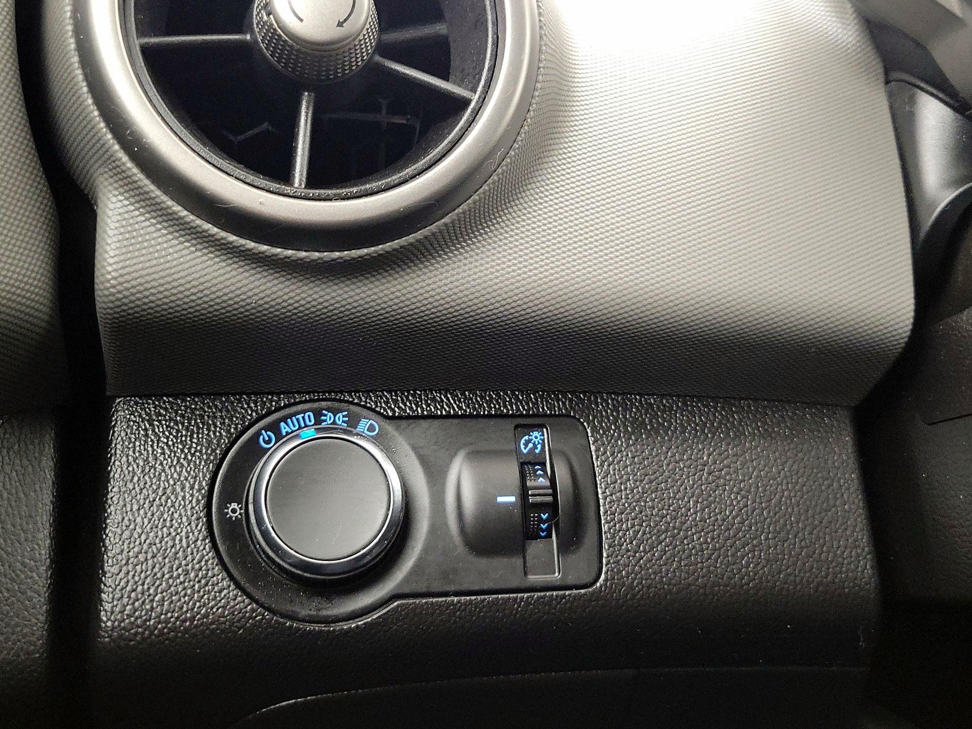 Thumbnail: 2016 Chevrolet Sonic - 13