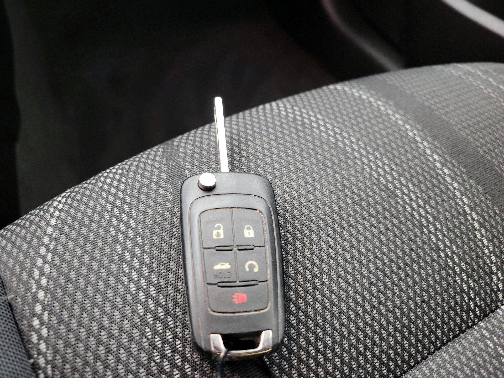 Thumbnail: 2016 Chevrolet Sonic - 20