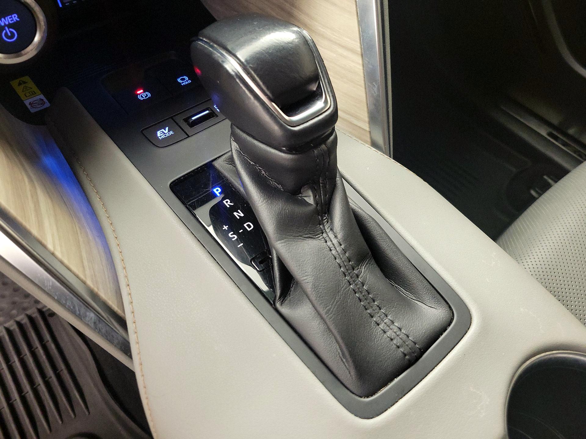 Thumbnail: 2021 Toyota Venza - 17