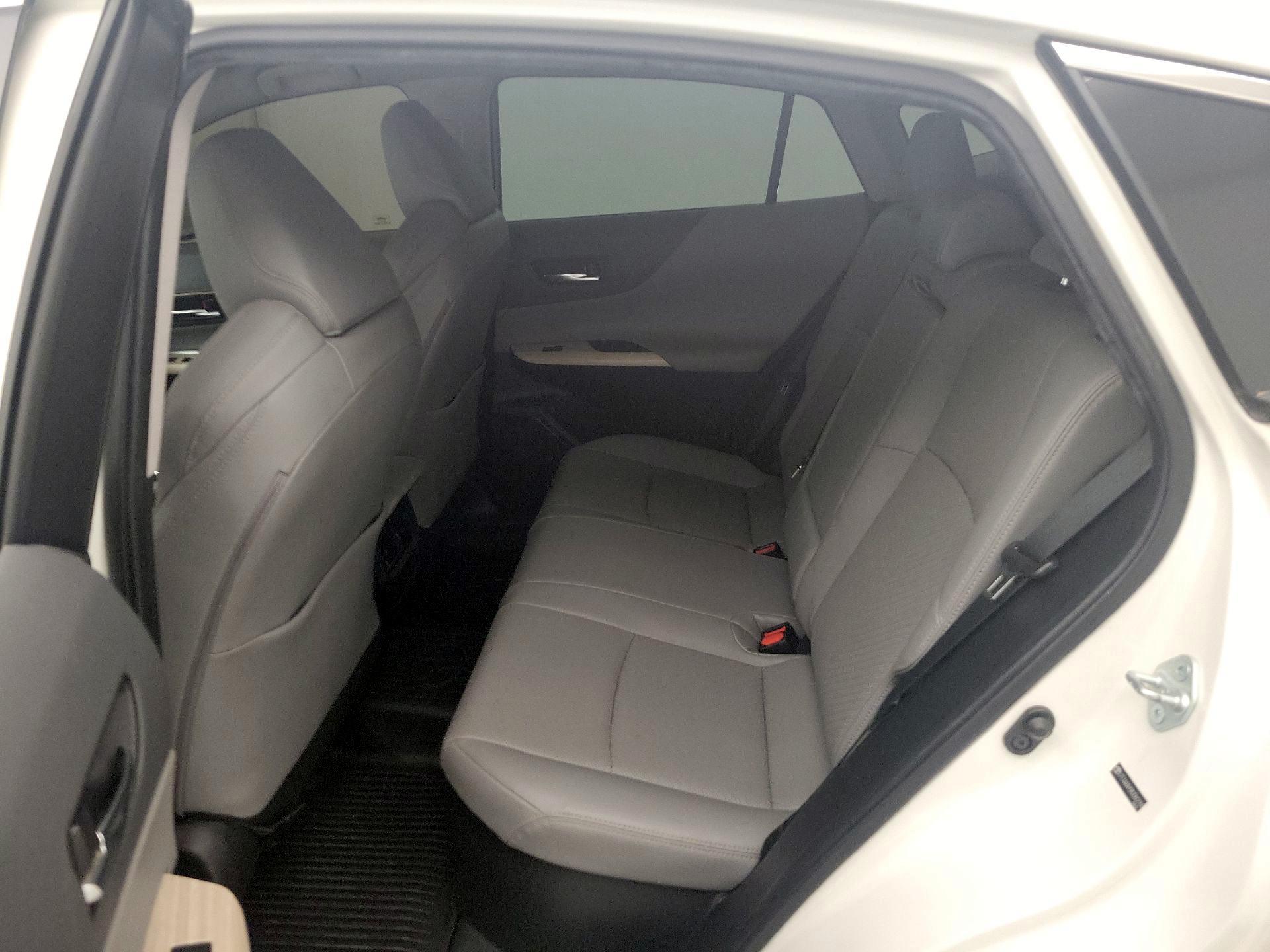 Thumbnail: 2021 Toyota Venza - 19