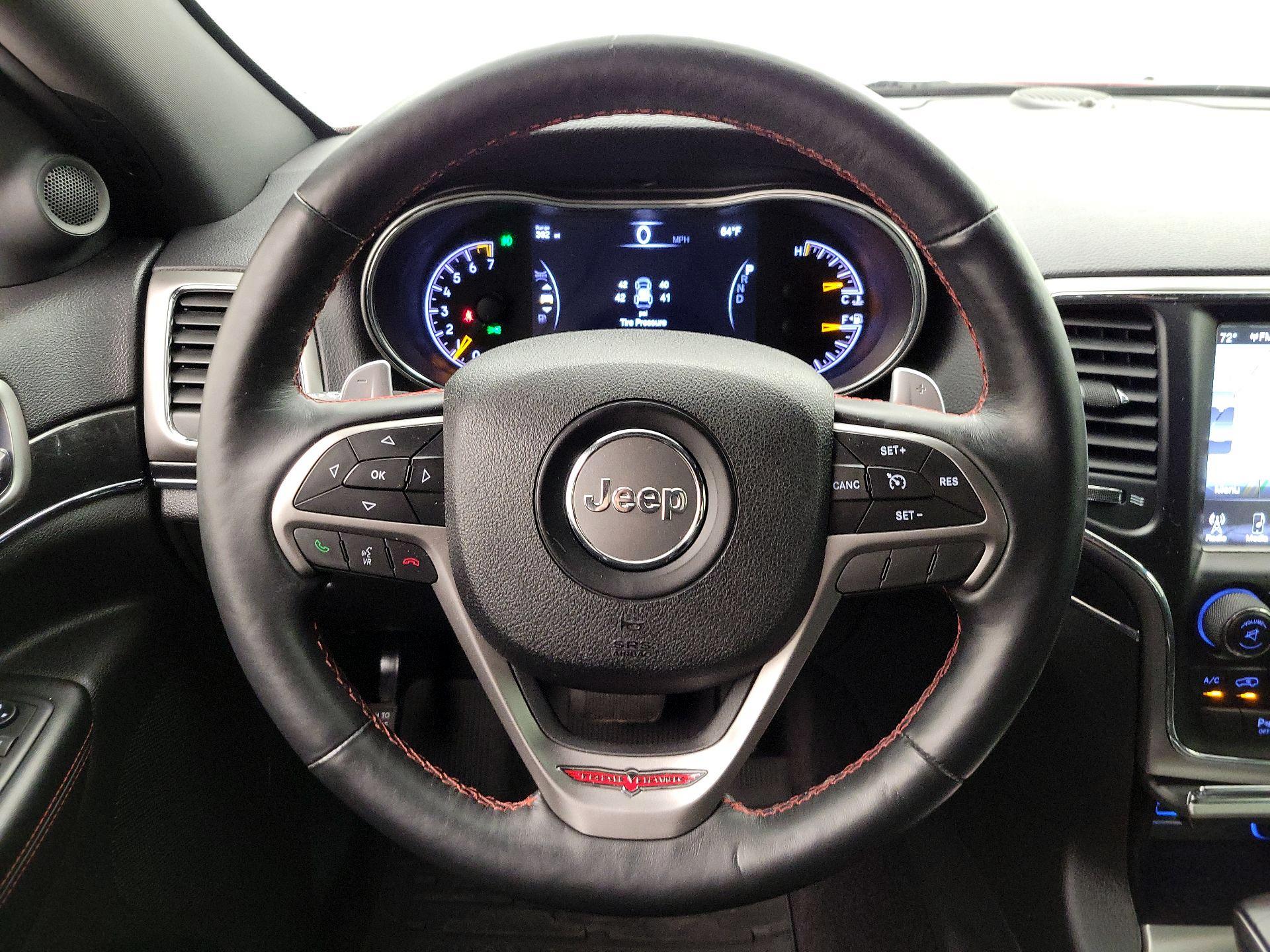 Thumbnail: 2017 Jeep Grand Cherokee - 10