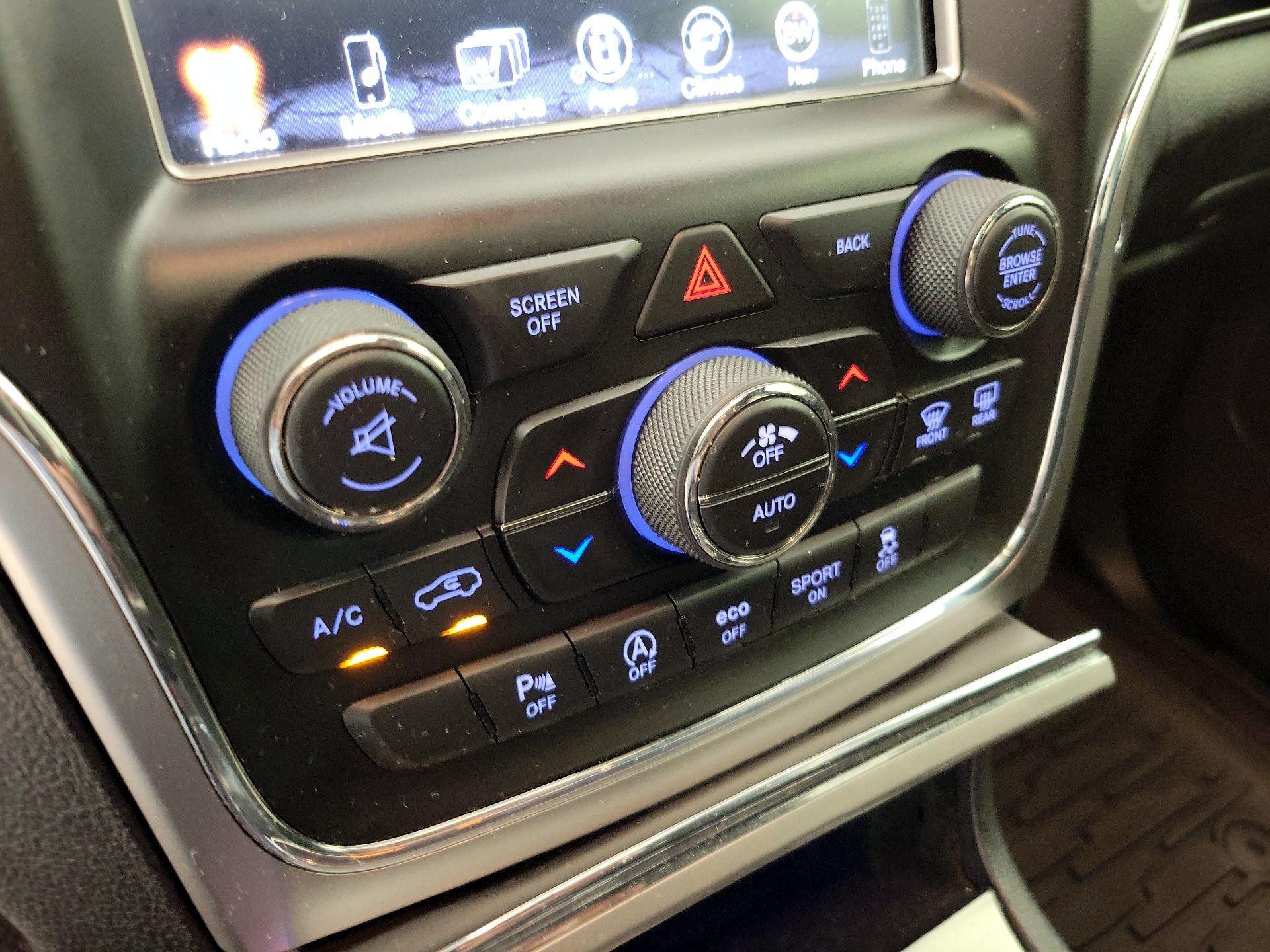 Thumbnail: 2017 Jeep Grand Cherokee - 17