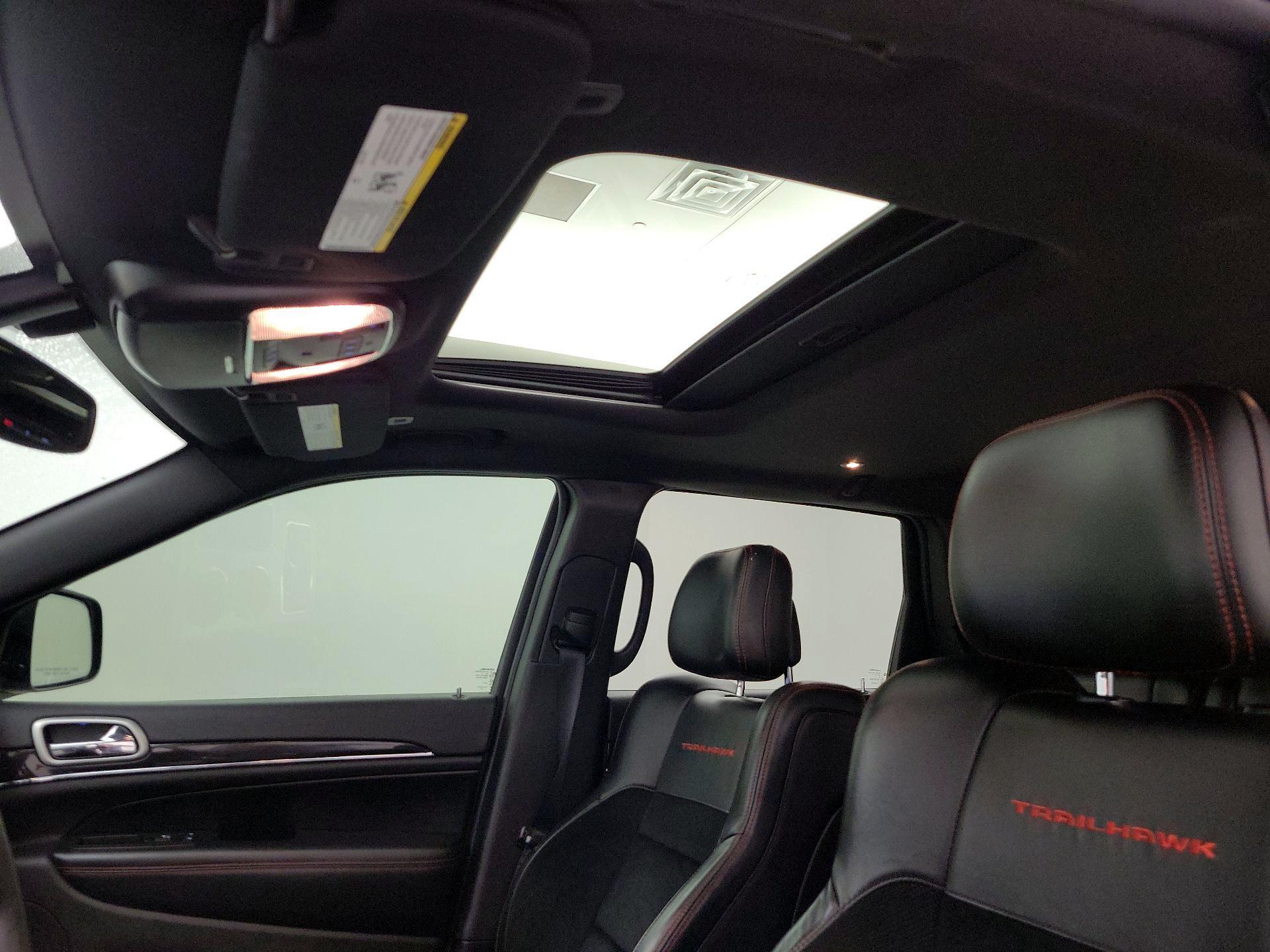 Thumbnail: 2017 Jeep Grand Cherokee - 20