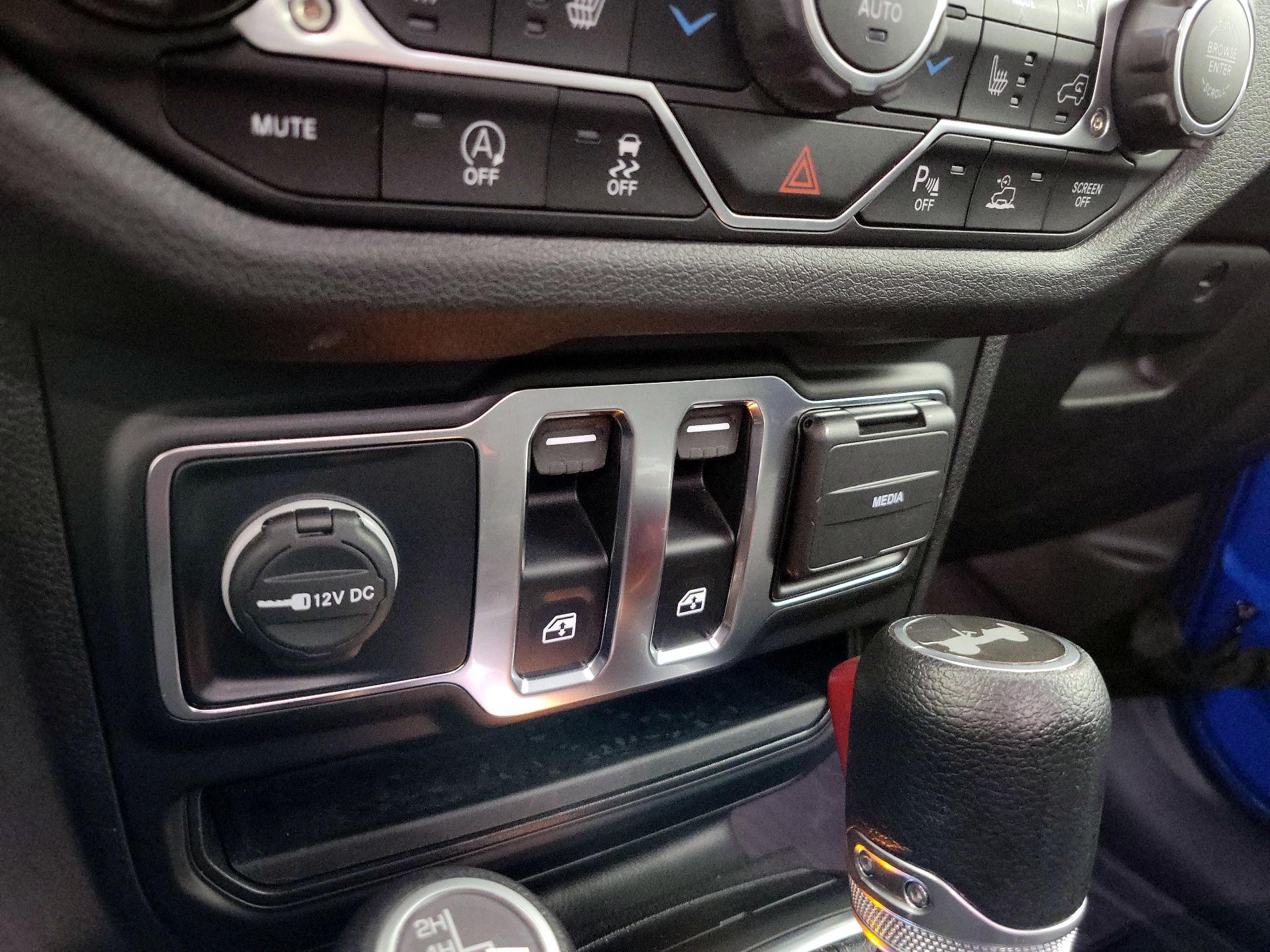 Thumbnail: 2024 Jeep Wrangler - 18