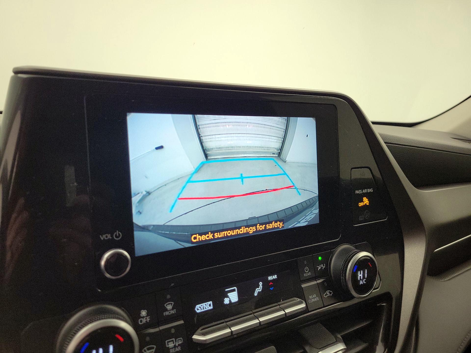 Thumbnail: 2023 Toyota Highlander - 14