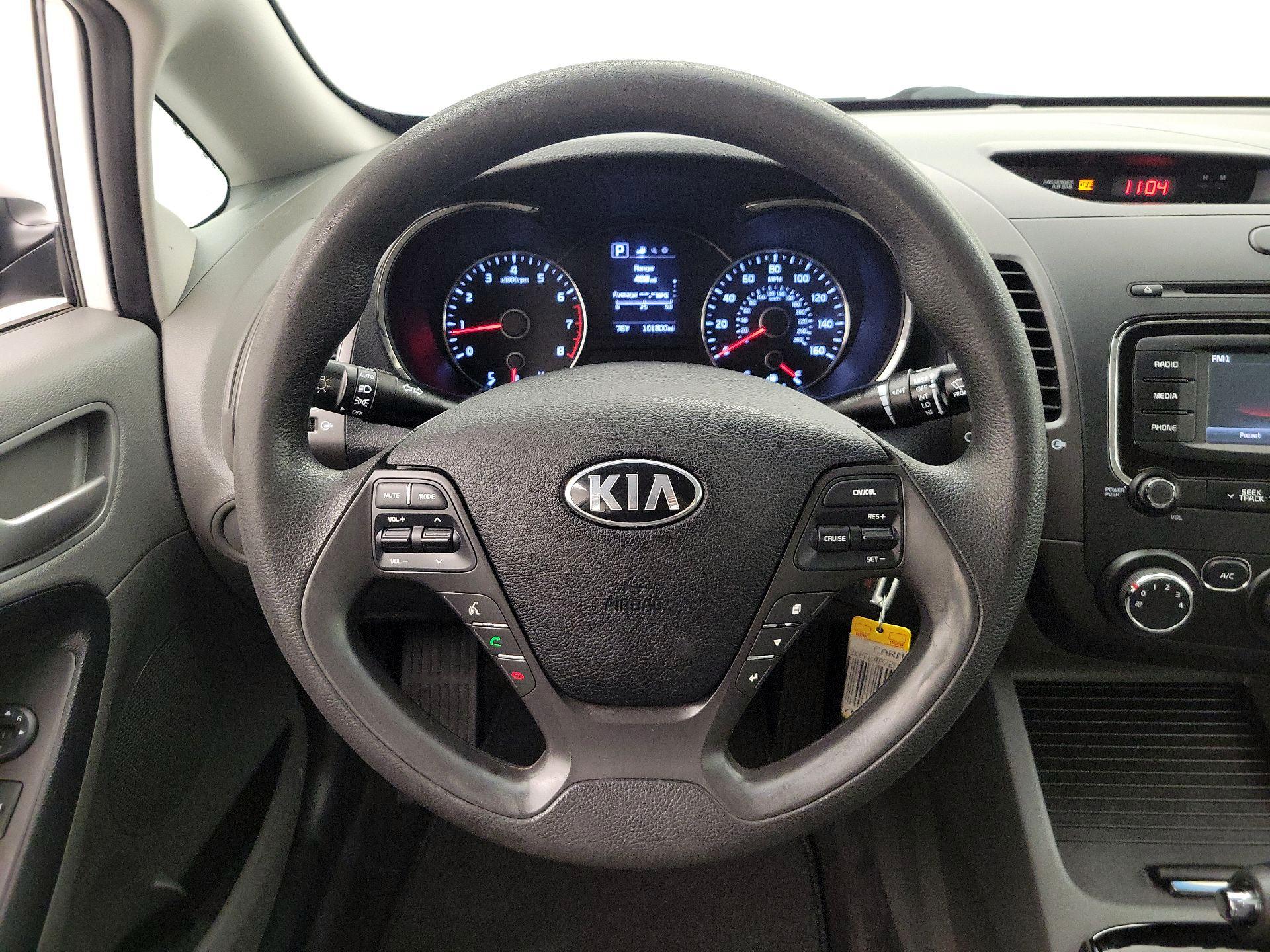 Thumbnail: 2017 Kia Forte - 10