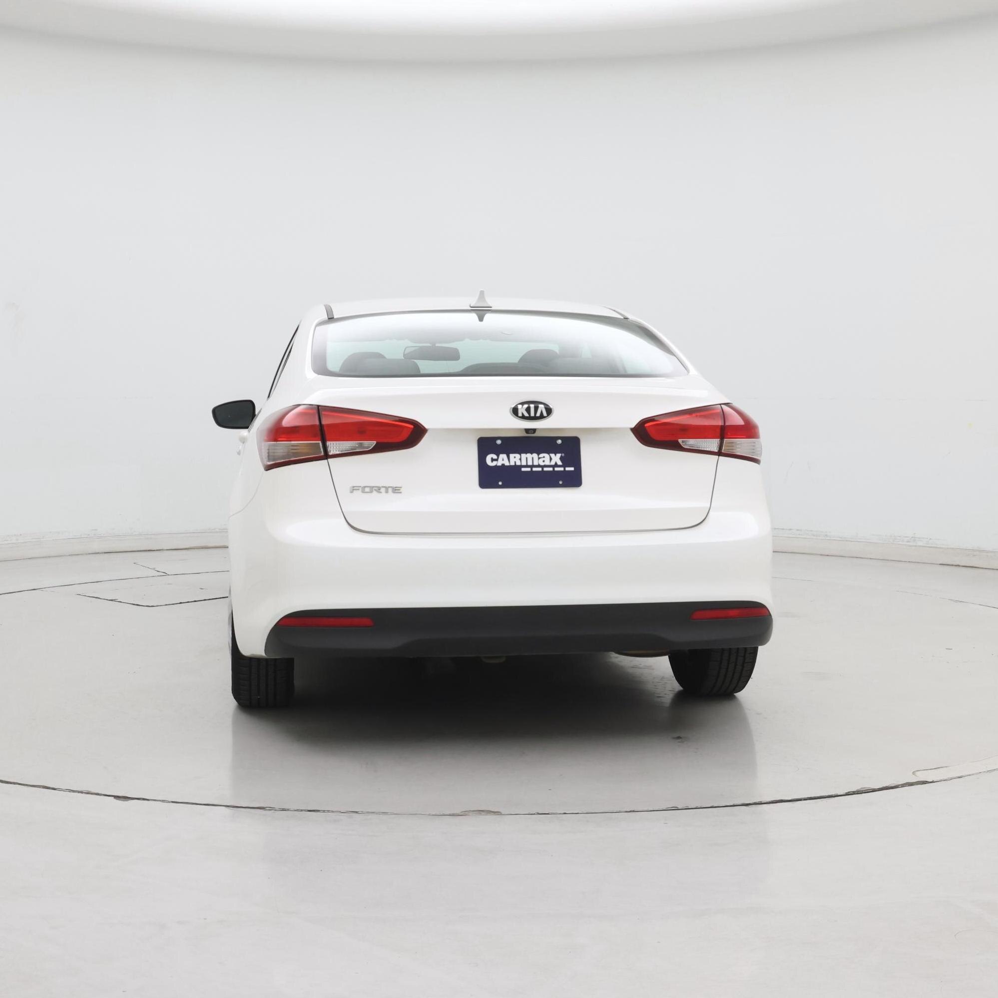 Thumbnail: 2017 Kia Forte - 6