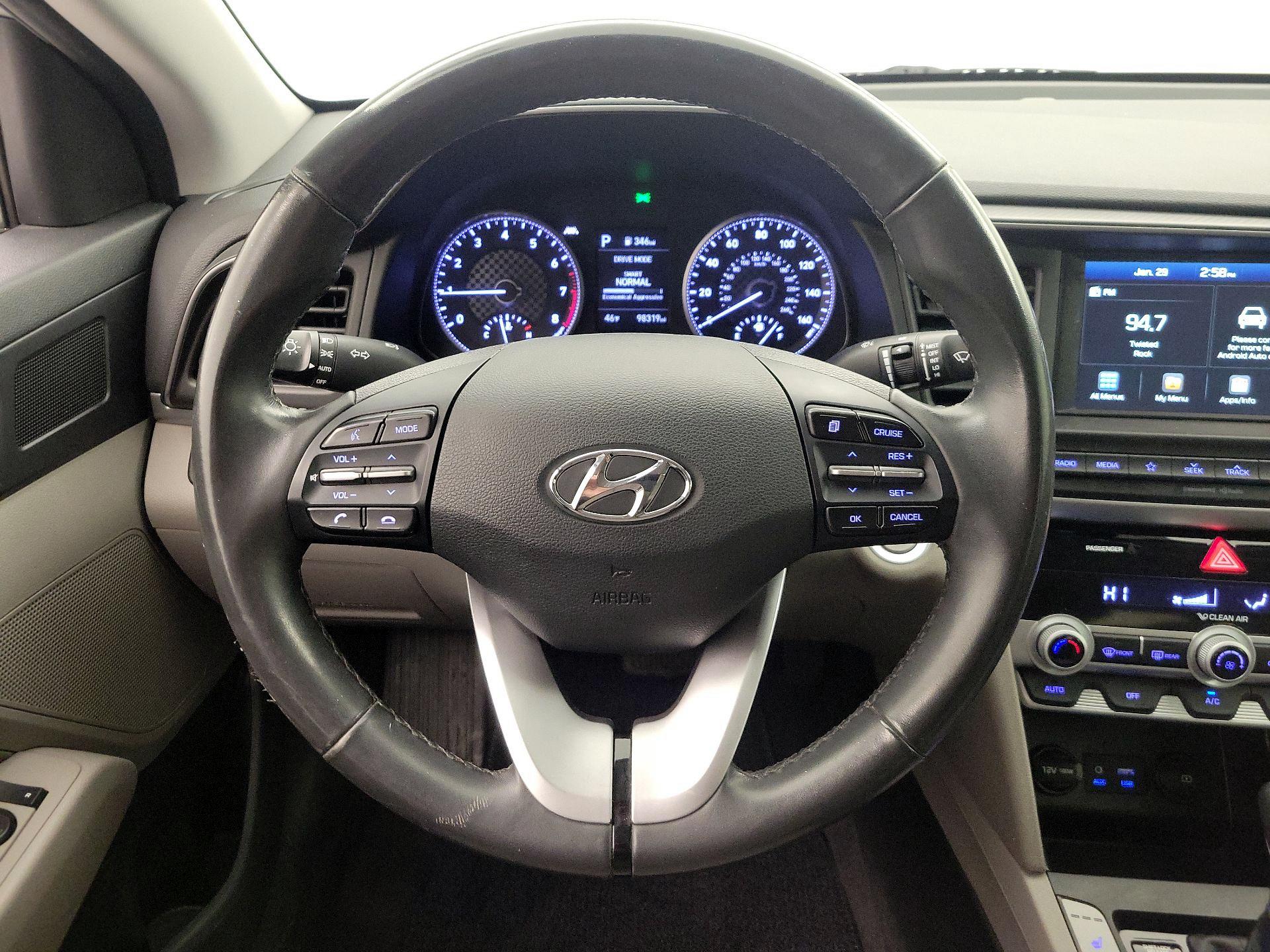 Thumbnail: 2020 Hyundai Elantra - 10