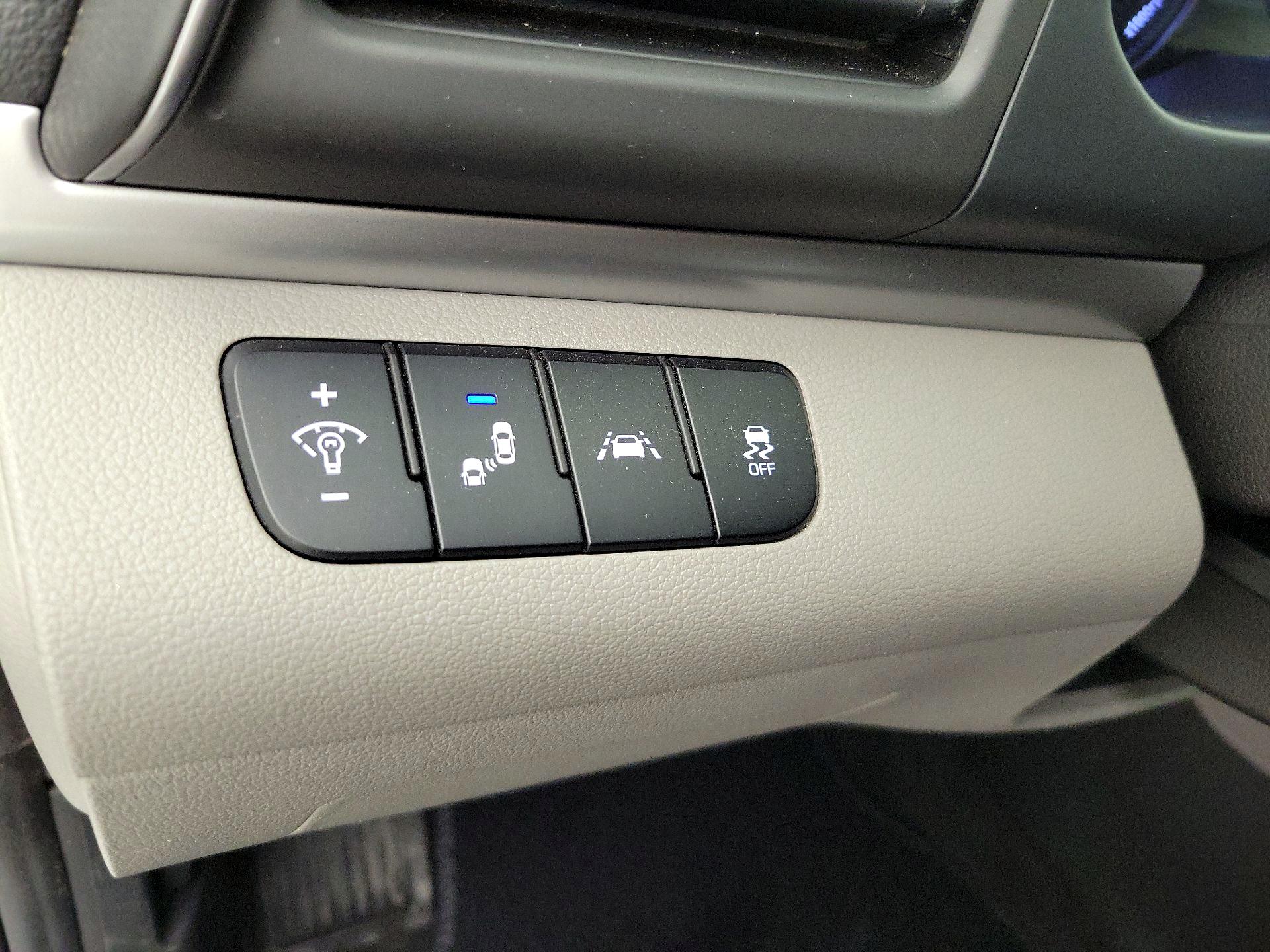 Thumbnail: 2020 Hyundai Elantra - 13