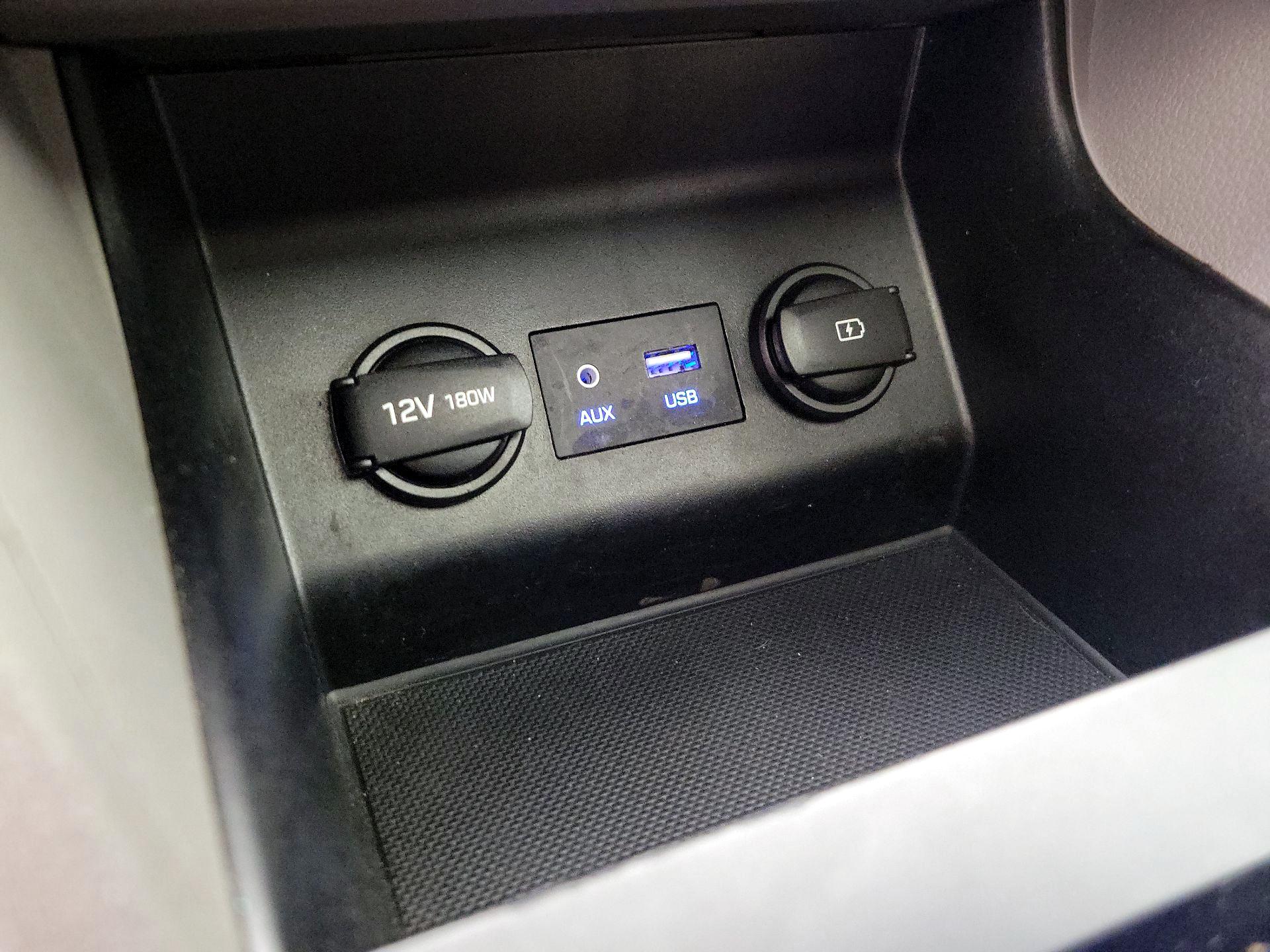 Thumbnail: 2020 Hyundai Elantra - 18