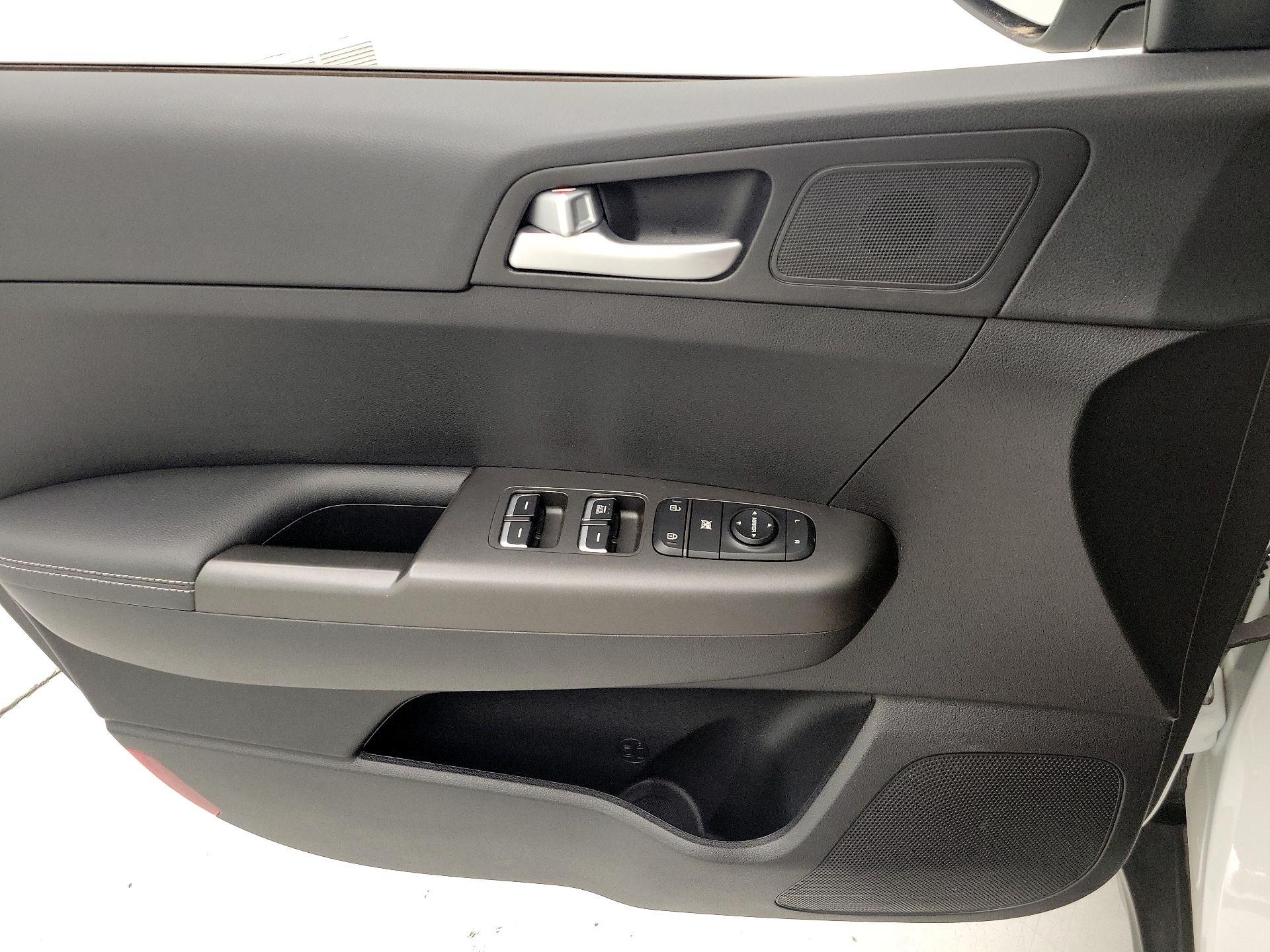 Thumbnail: 2020 Kia Sportage - 12