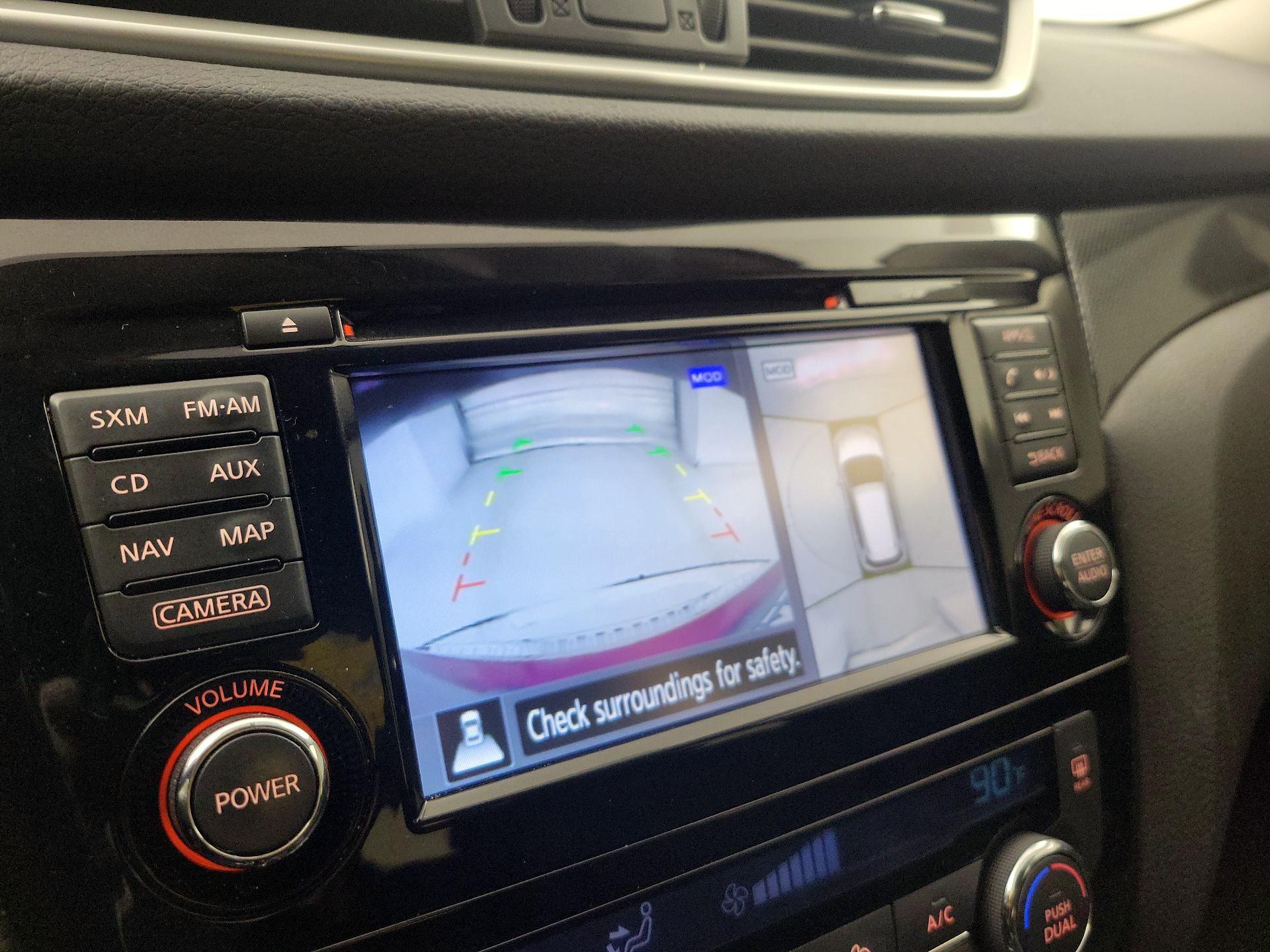 Thumbnail: 2016 Nissan Rogue - 15