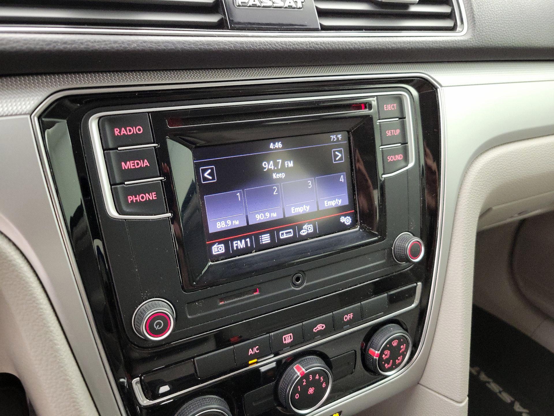 Thumbnail: 2018 Volkswagen Passat - 15