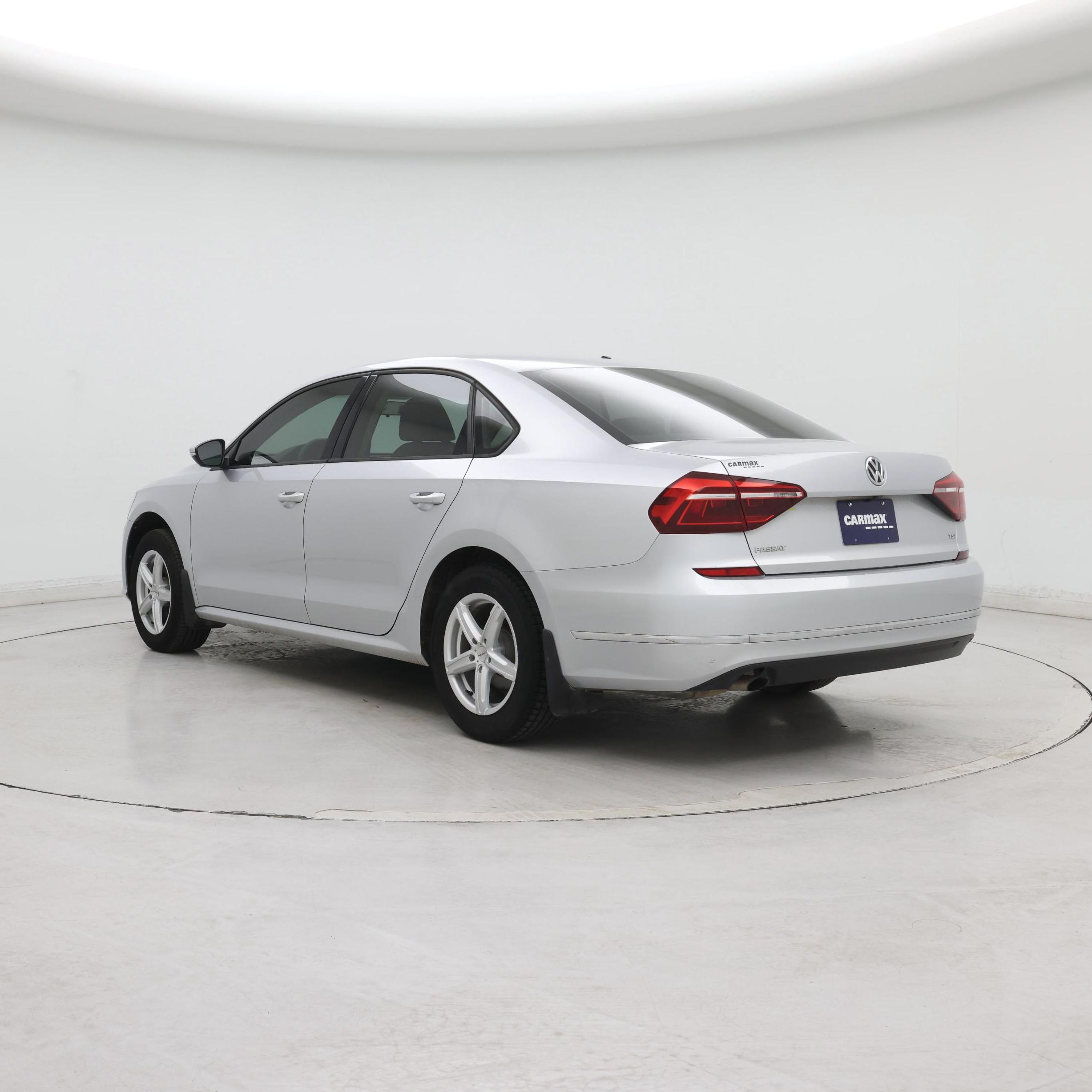 Thumbnail: 2018 Volkswagen Passat - 2