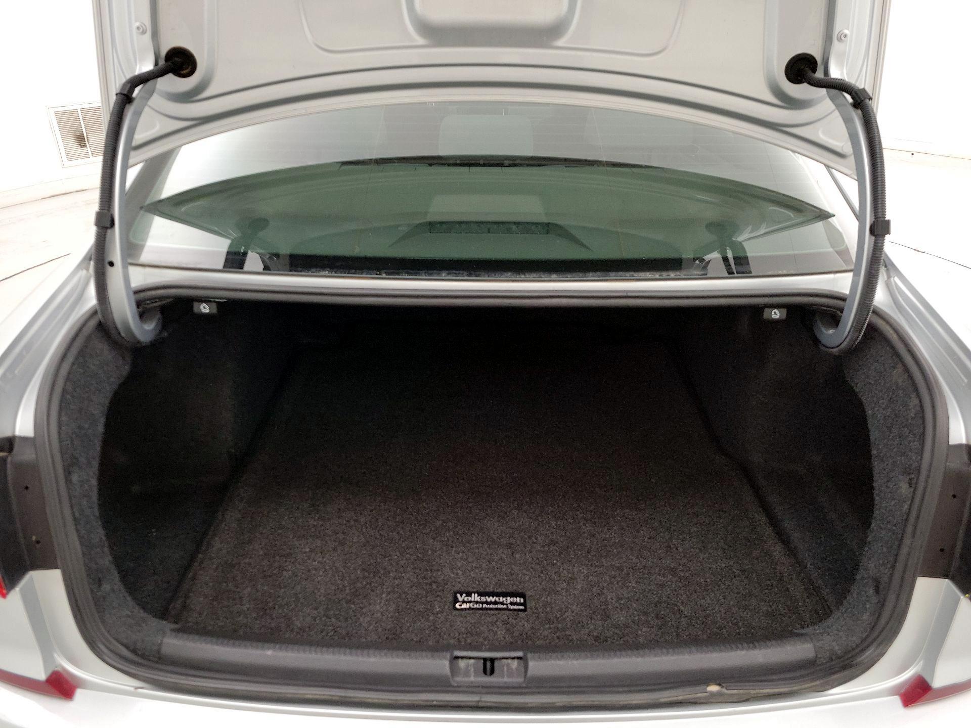 Thumbnail: 2018 Volkswagen Passat - 20