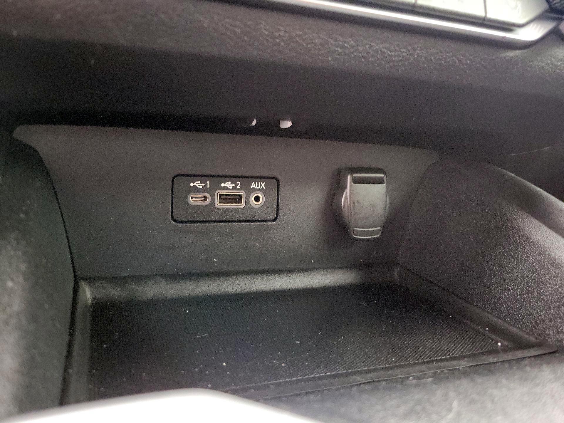 Thumbnail: 2020 Nissan Altima - 18