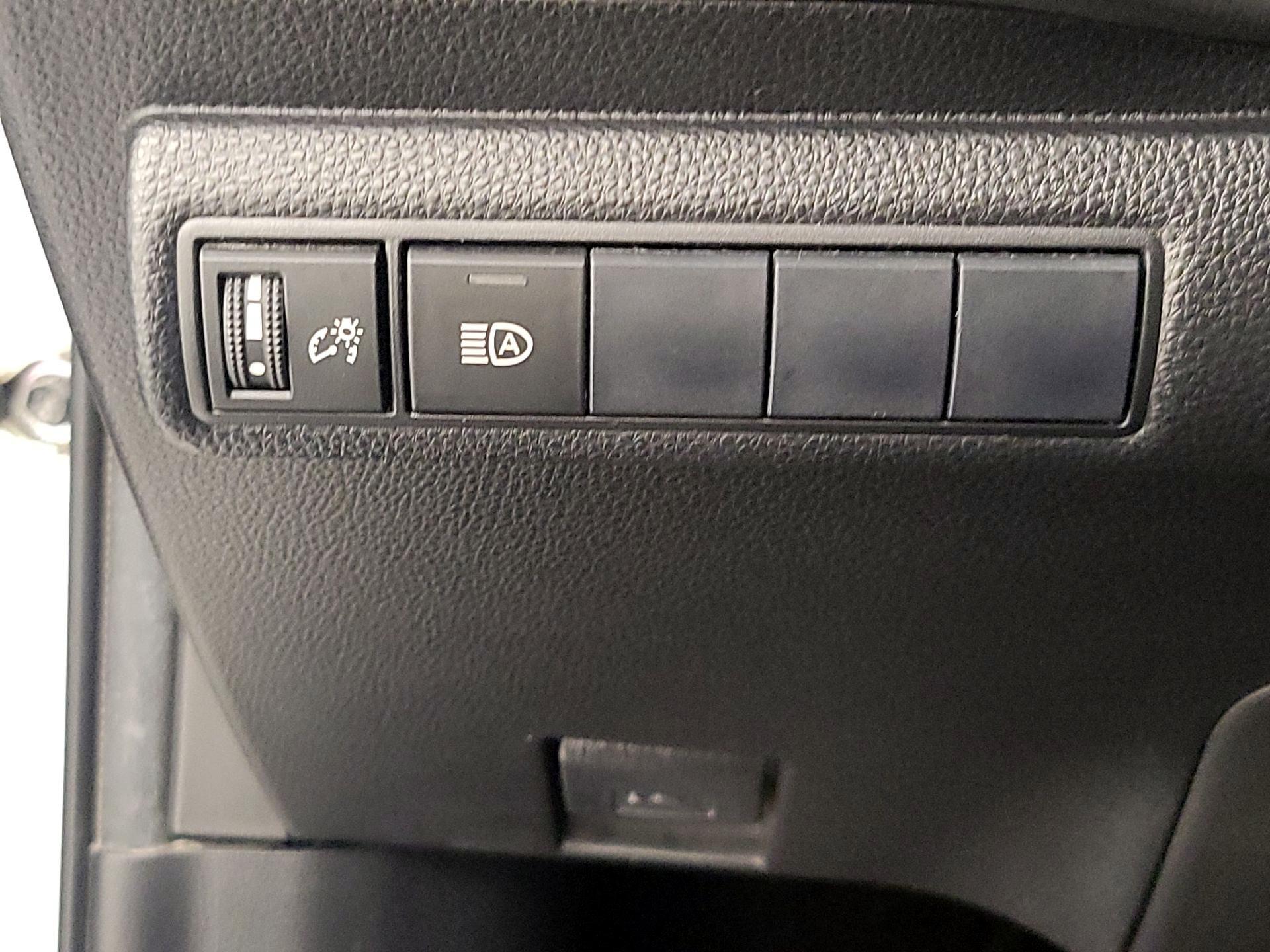 Thumbnail: 2020 Toyota Corolla - 13