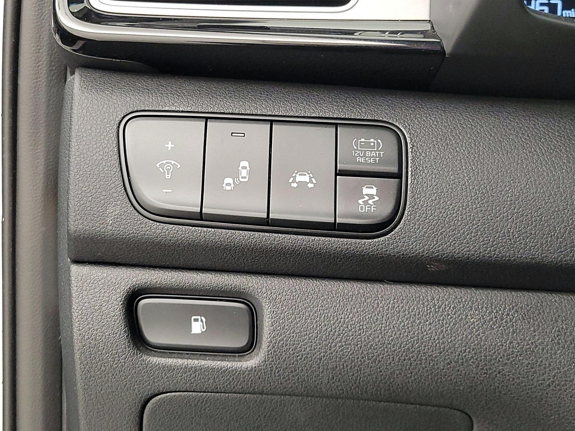 Thumbnail: 2018 Kia Niro - 13