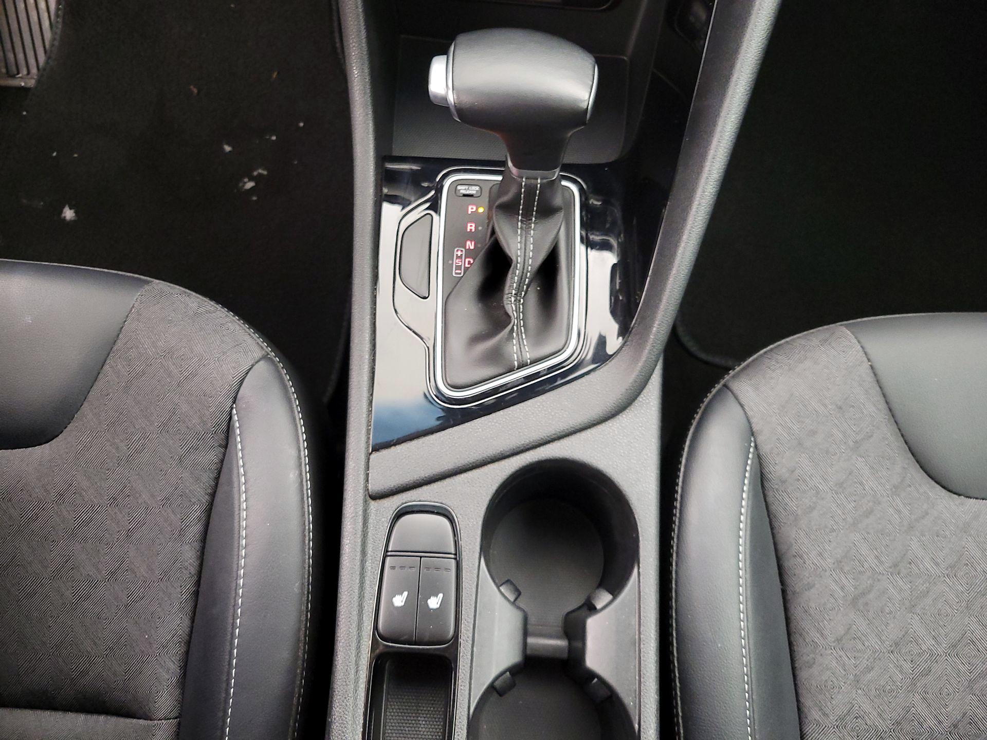 Thumbnail: 2018 Kia Niro - 17