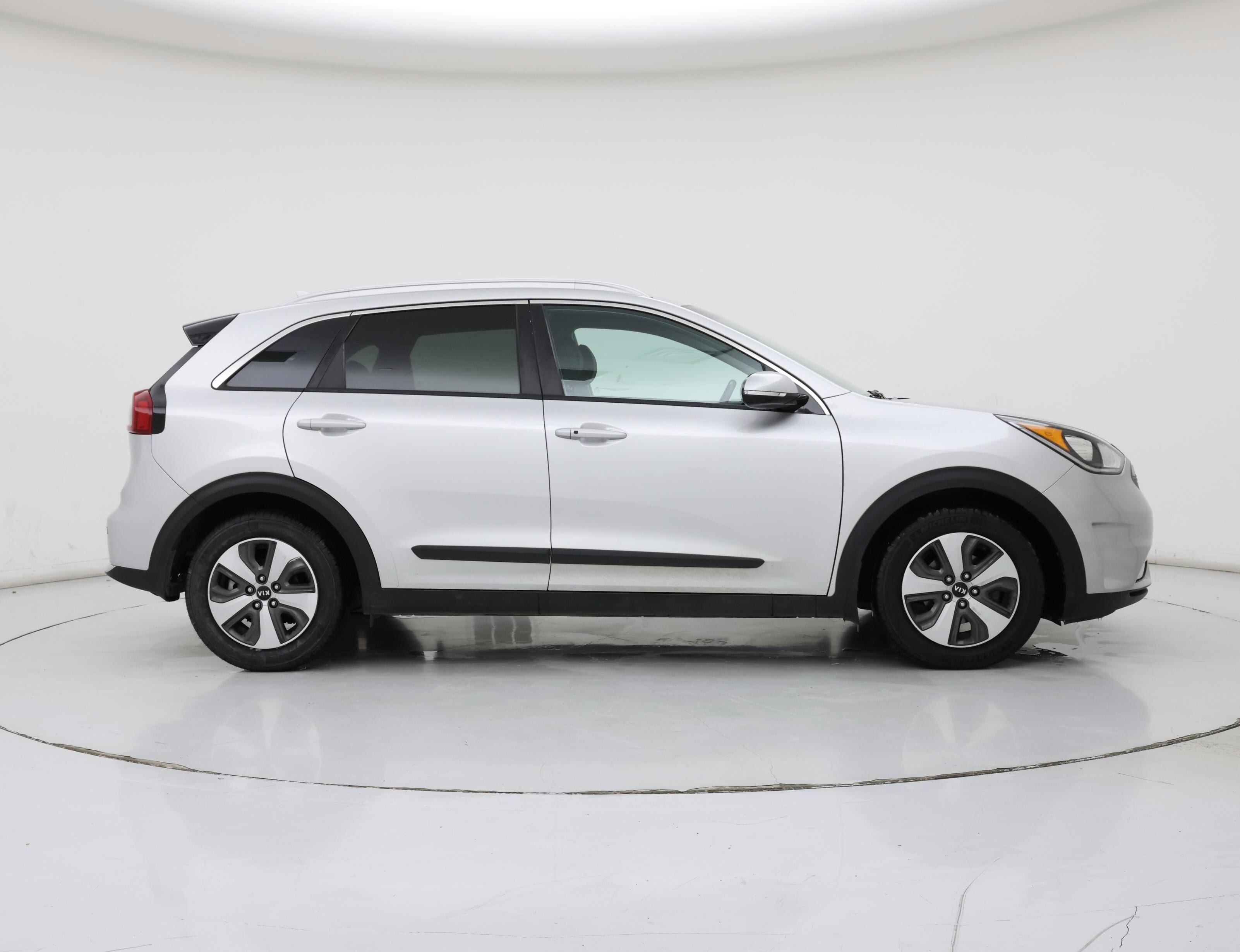 Thumbnail: 2018 Kia Niro - 7