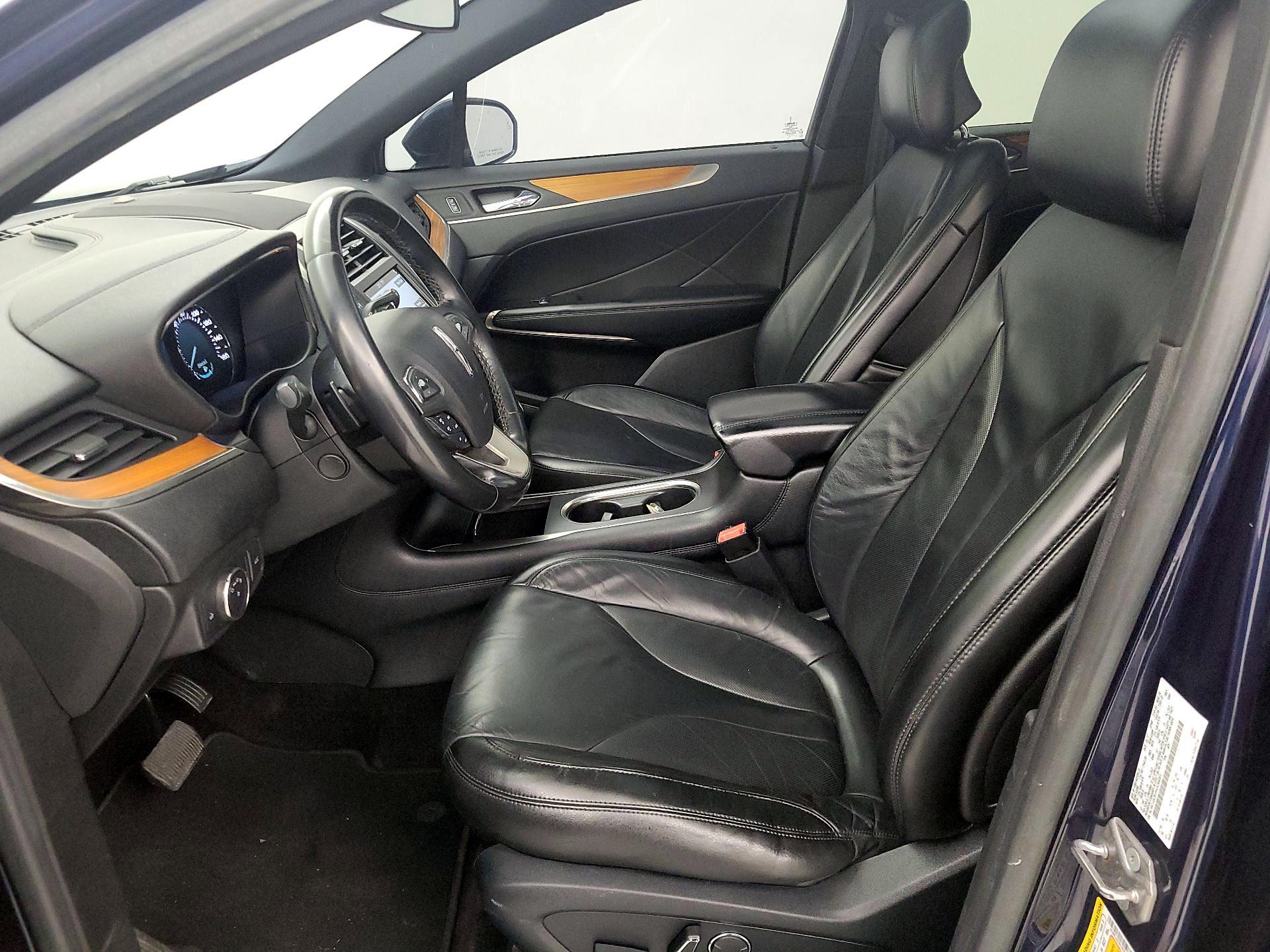 Thumbnail: 2017 Lincoln MKC - 11