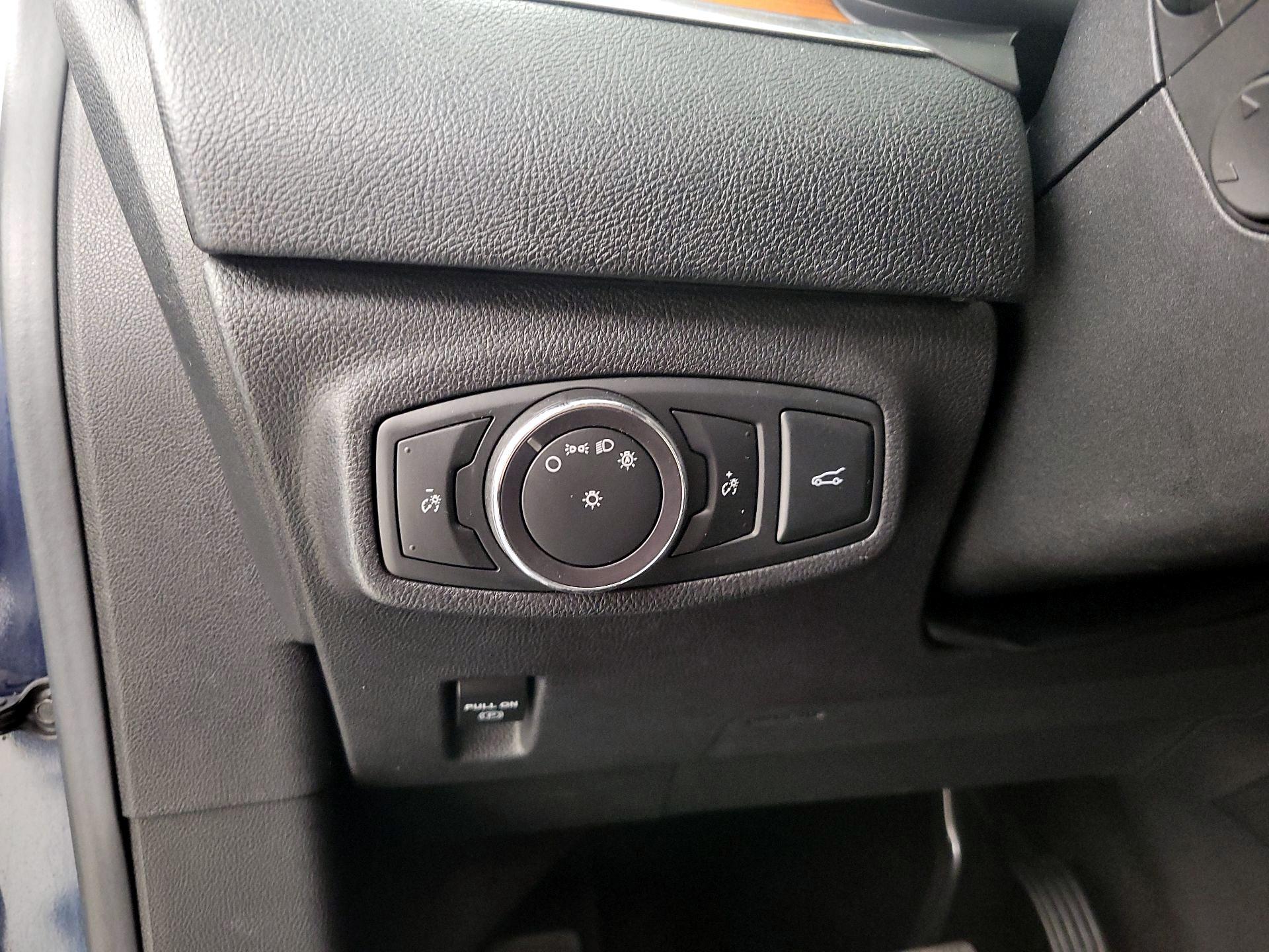 Thumbnail: 2017 Lincoln MKC - 13