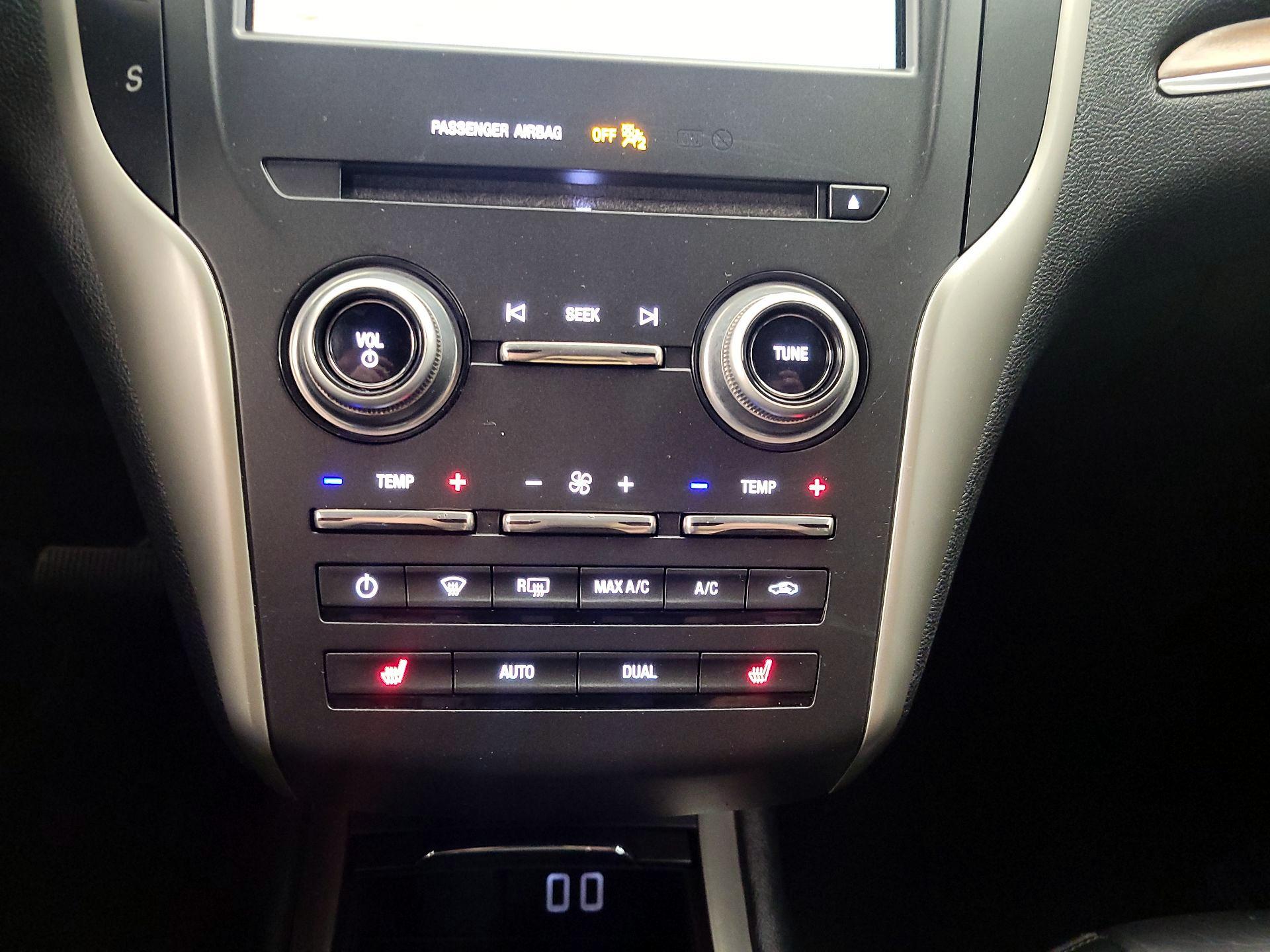 Thumbnail: 2017 Lincoln MKC - 17