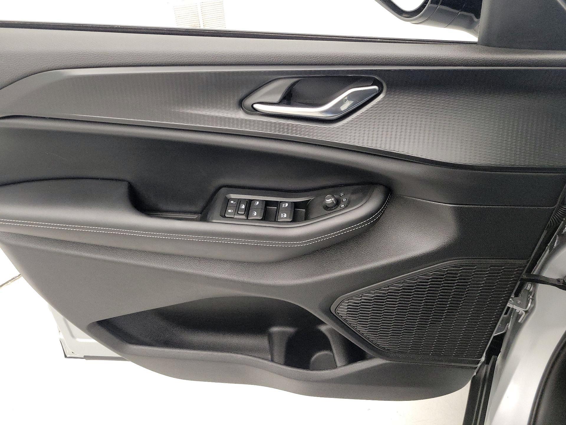 Thumbnail: 2024 Jeep Grand Cherokee - 12