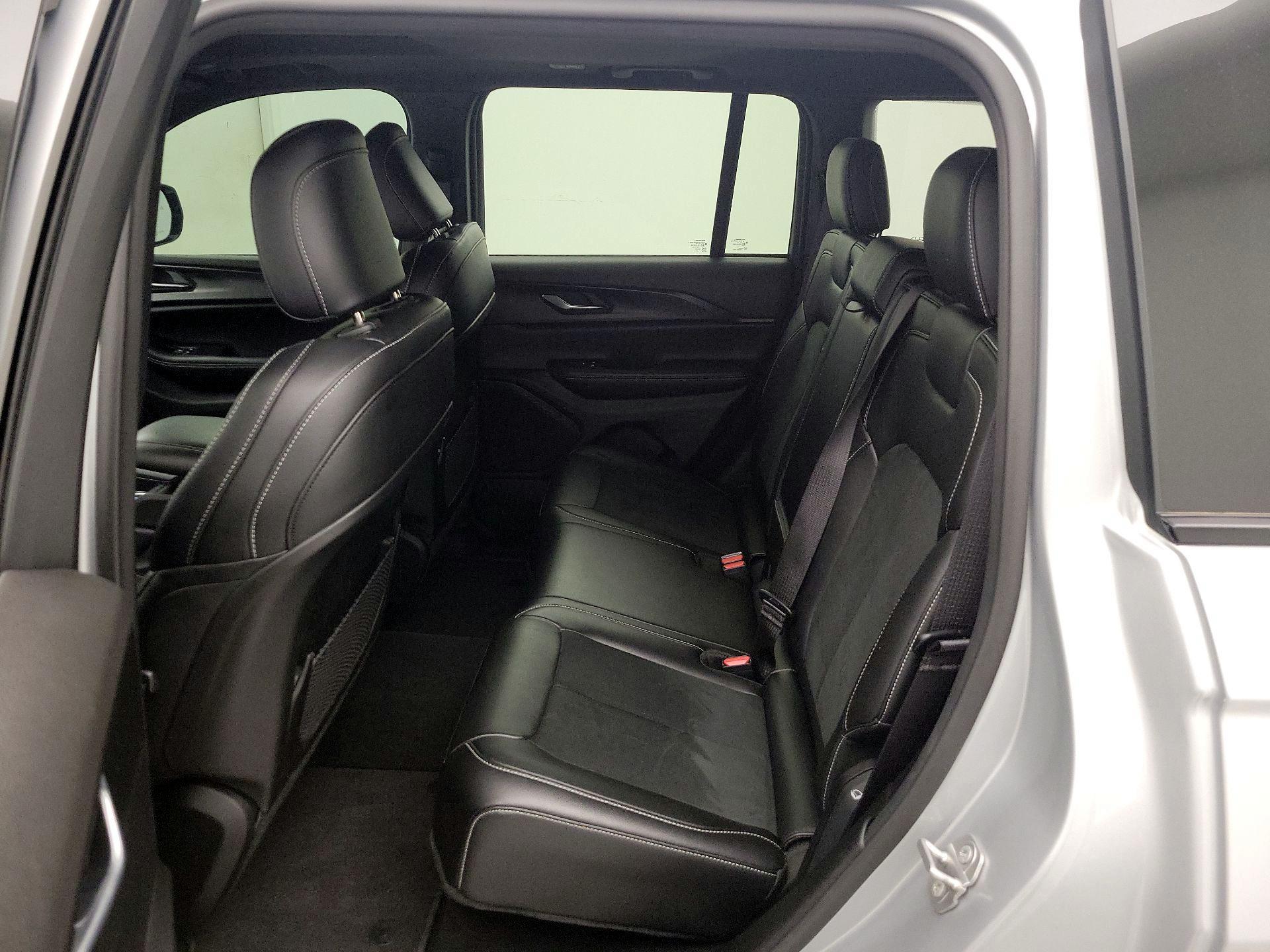 Thumbnail: 2024 Jeep Grand Cherokee - 20