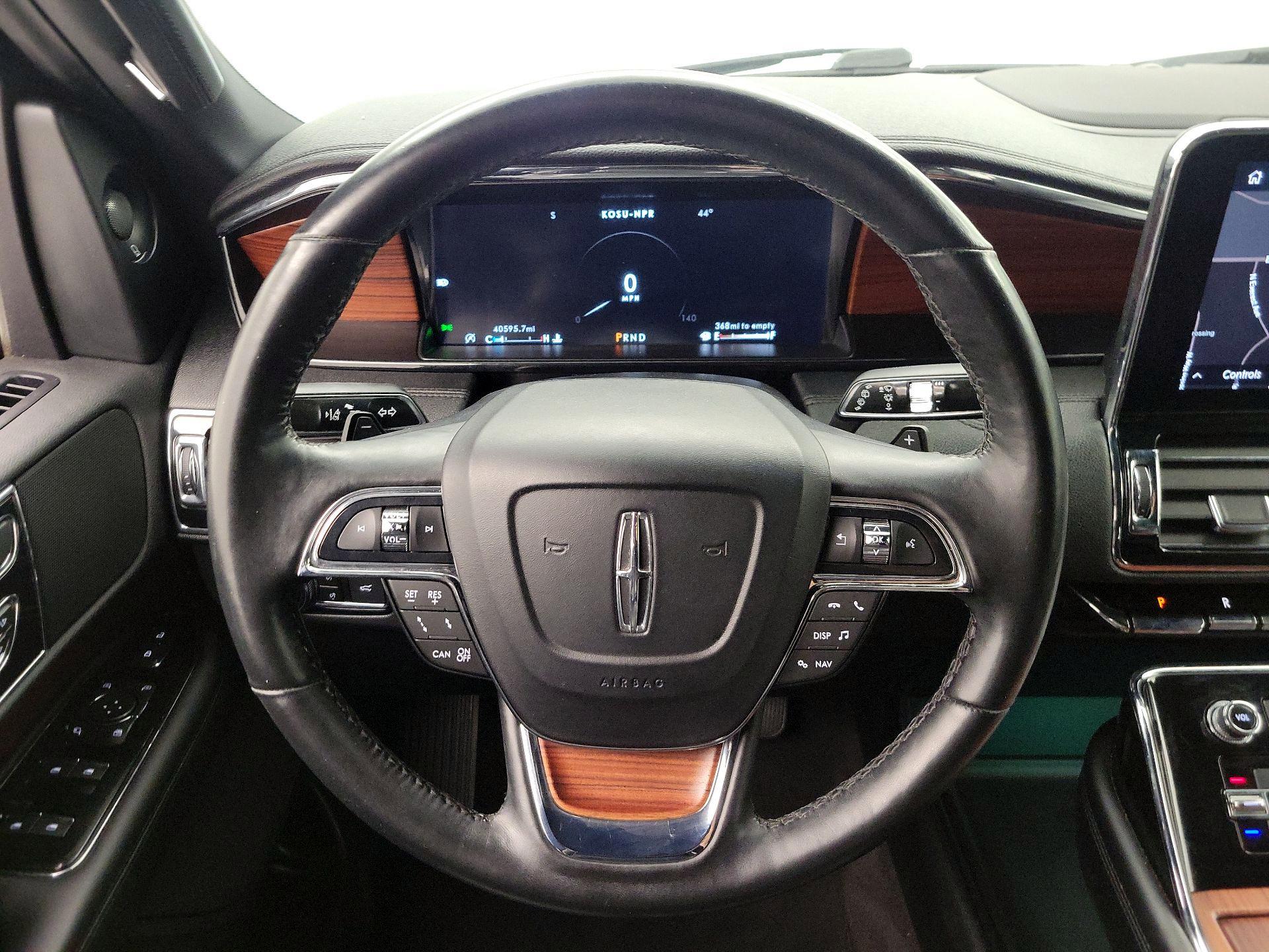 Thumbnail: 2020 Lincoln Navigator - 10
