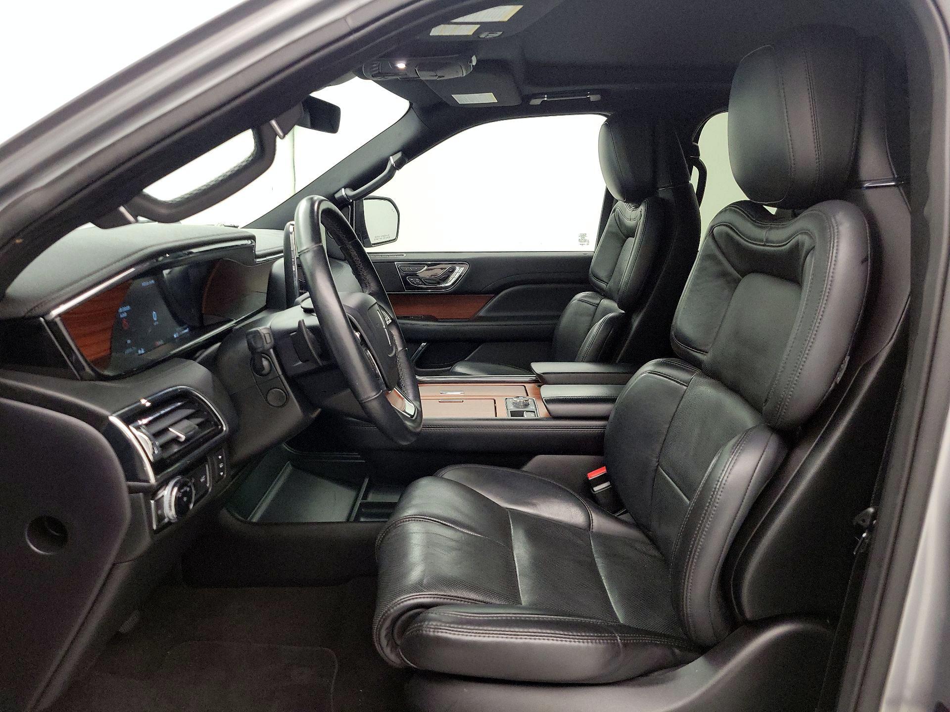 Thumbnail: 2020 Lincoln Navigator - 11