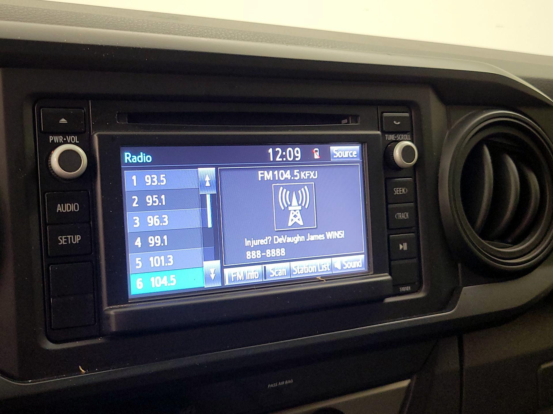 Thumbnail: 2018 Toyota Tacoma - 15