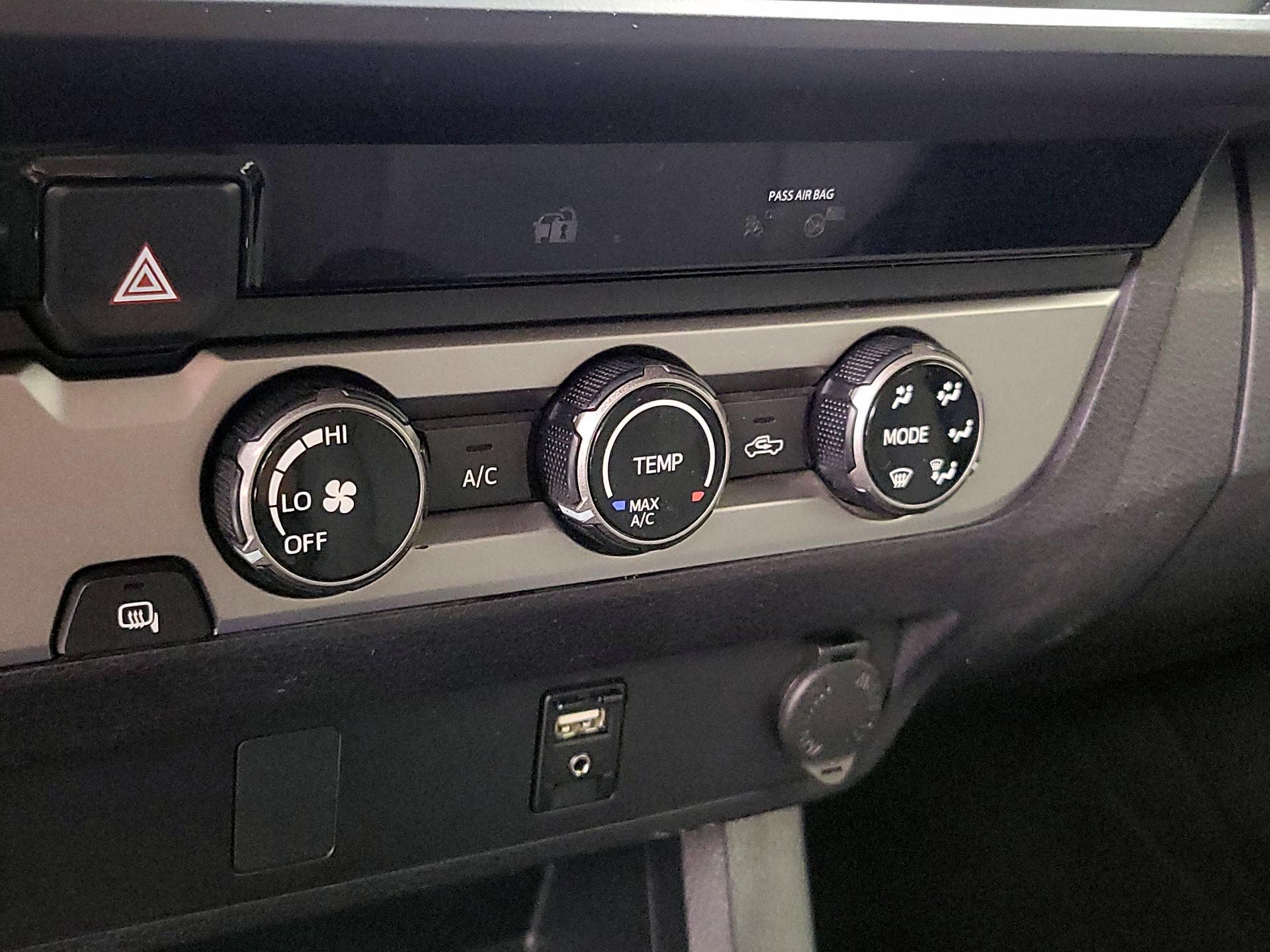 Thumbnail: 2018 Toyota Tacoma - 16