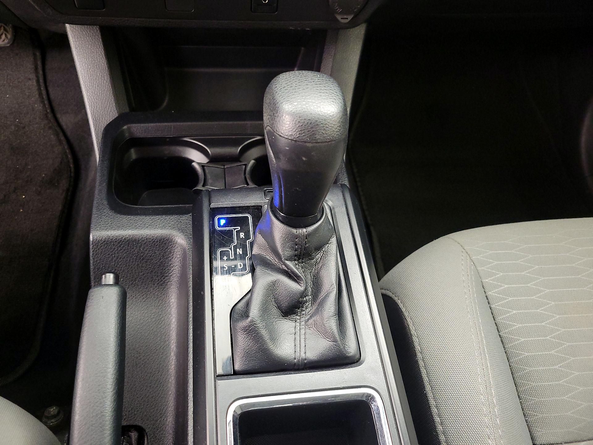 Thumbnail: 2018 Toyota Tacoma - 17