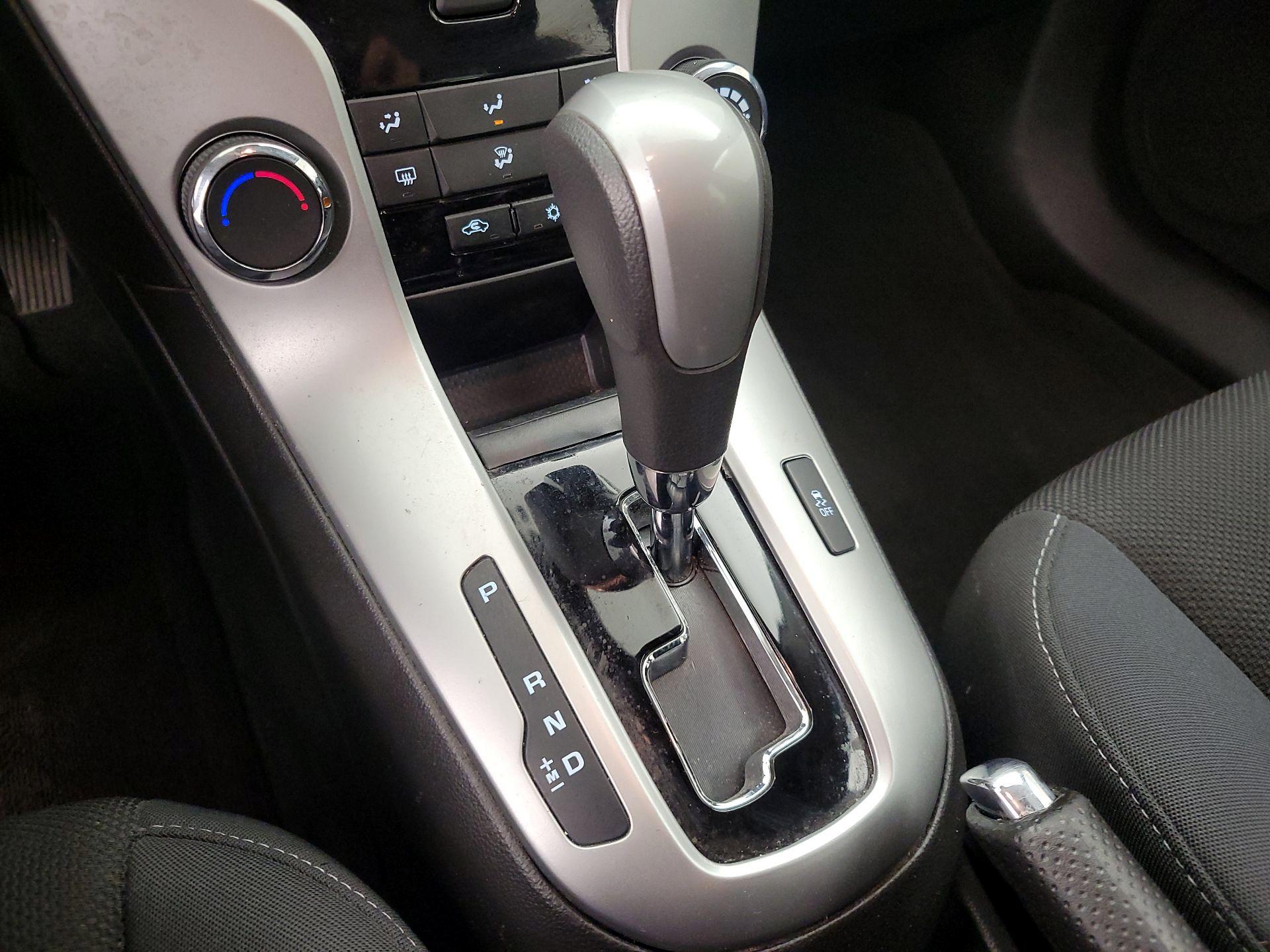 Thumbnail: 2016 Chevrolet Cruze - 17