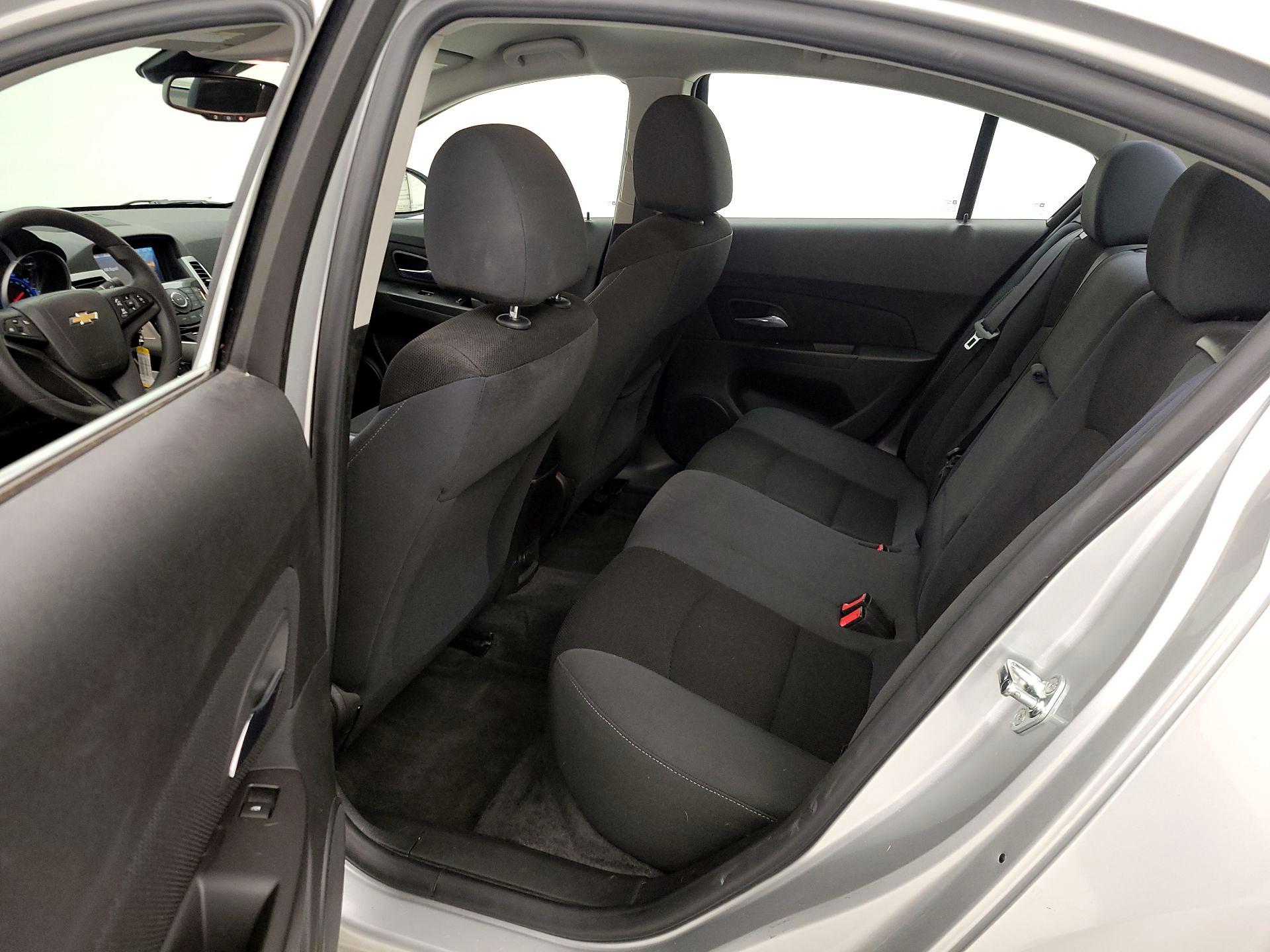 Thumbnail: 2016 Chevrolet Cruze - 18