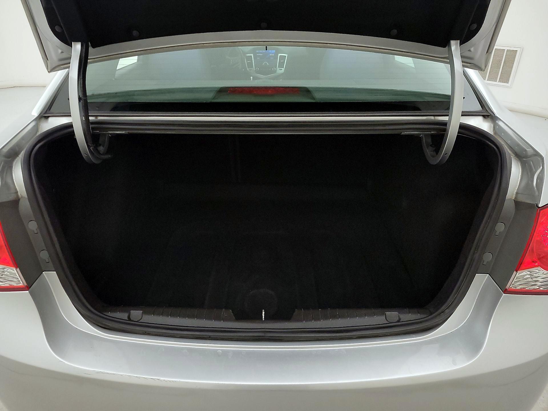 Thumbnail: 2016 Chevrolet Cruze - 19